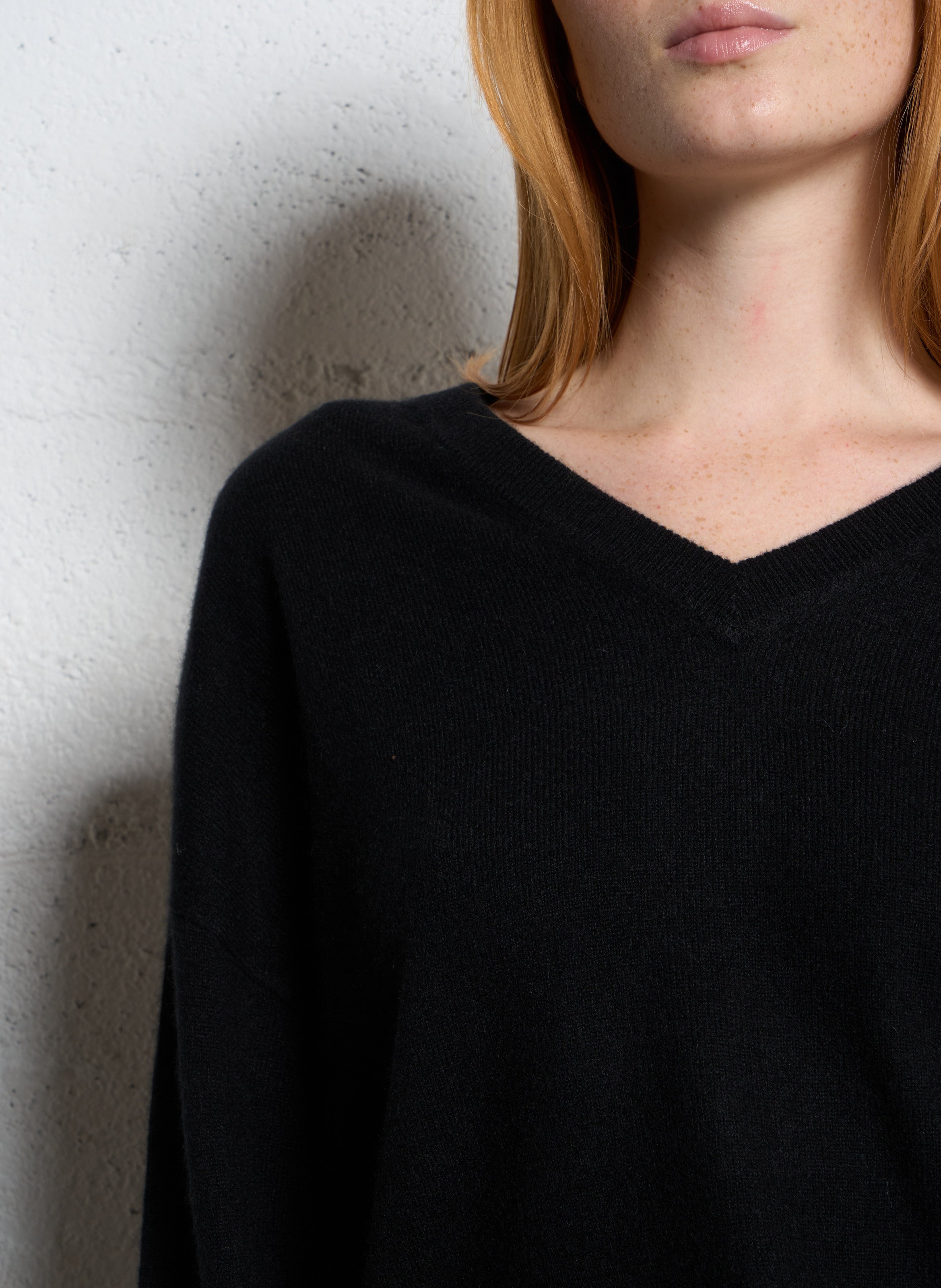 Pull oversize col V en cachemire SUD EXPRESS Noir