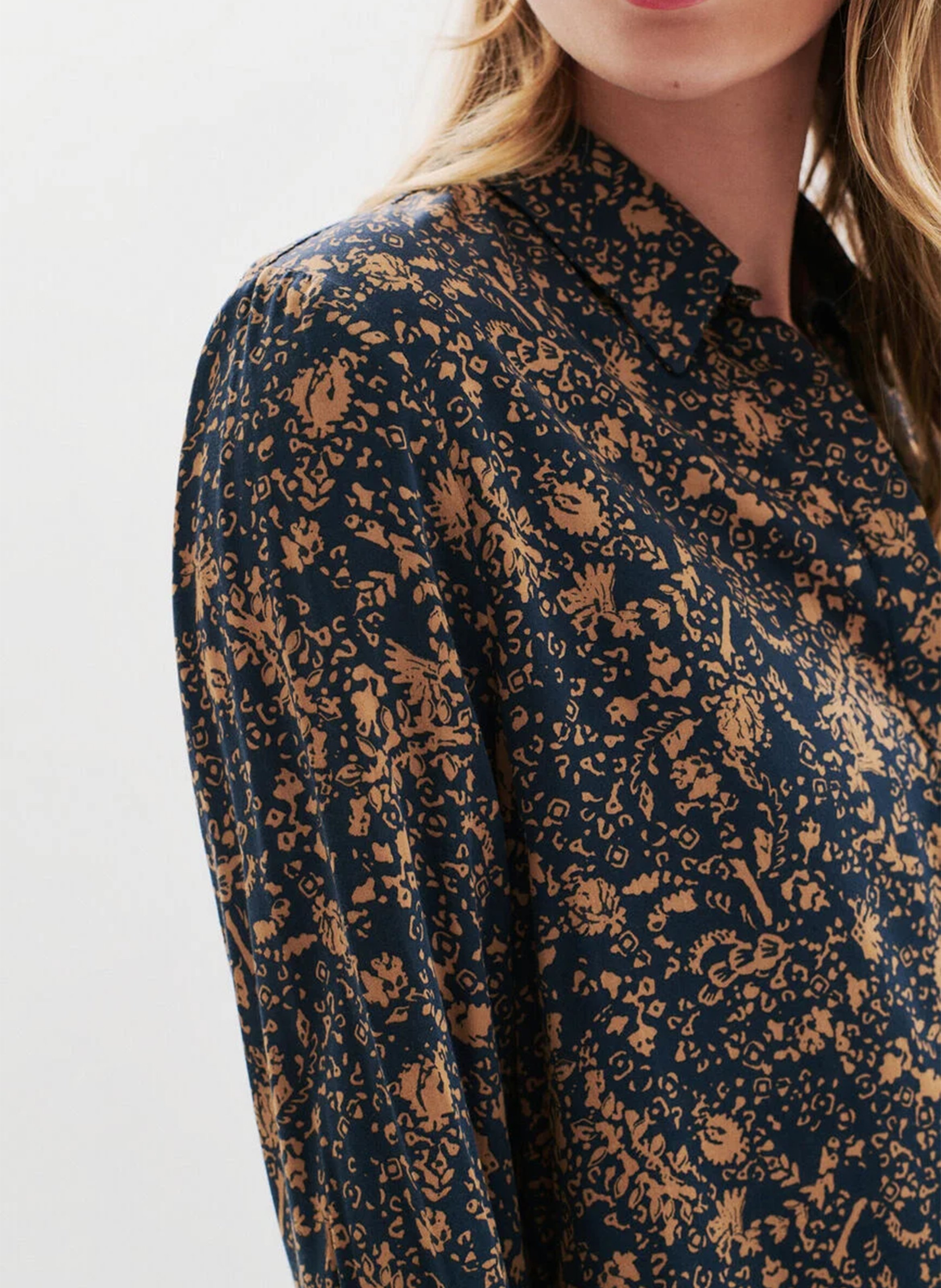 Straight printed shirt with classic collar CAROLL Black