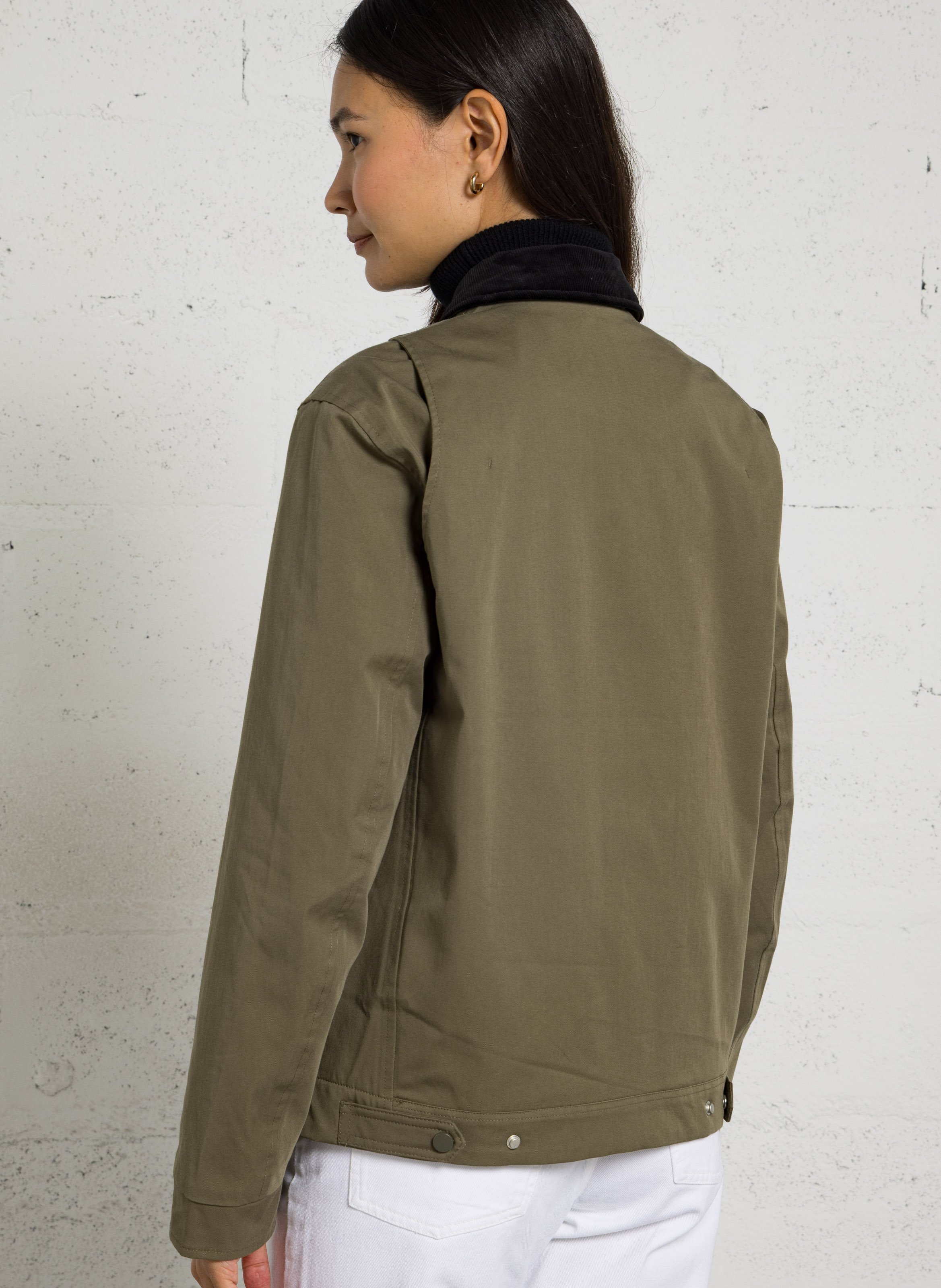 Gerade geschnittene einfarbige Jacke mit Cordkragen FLOTTE Khaki