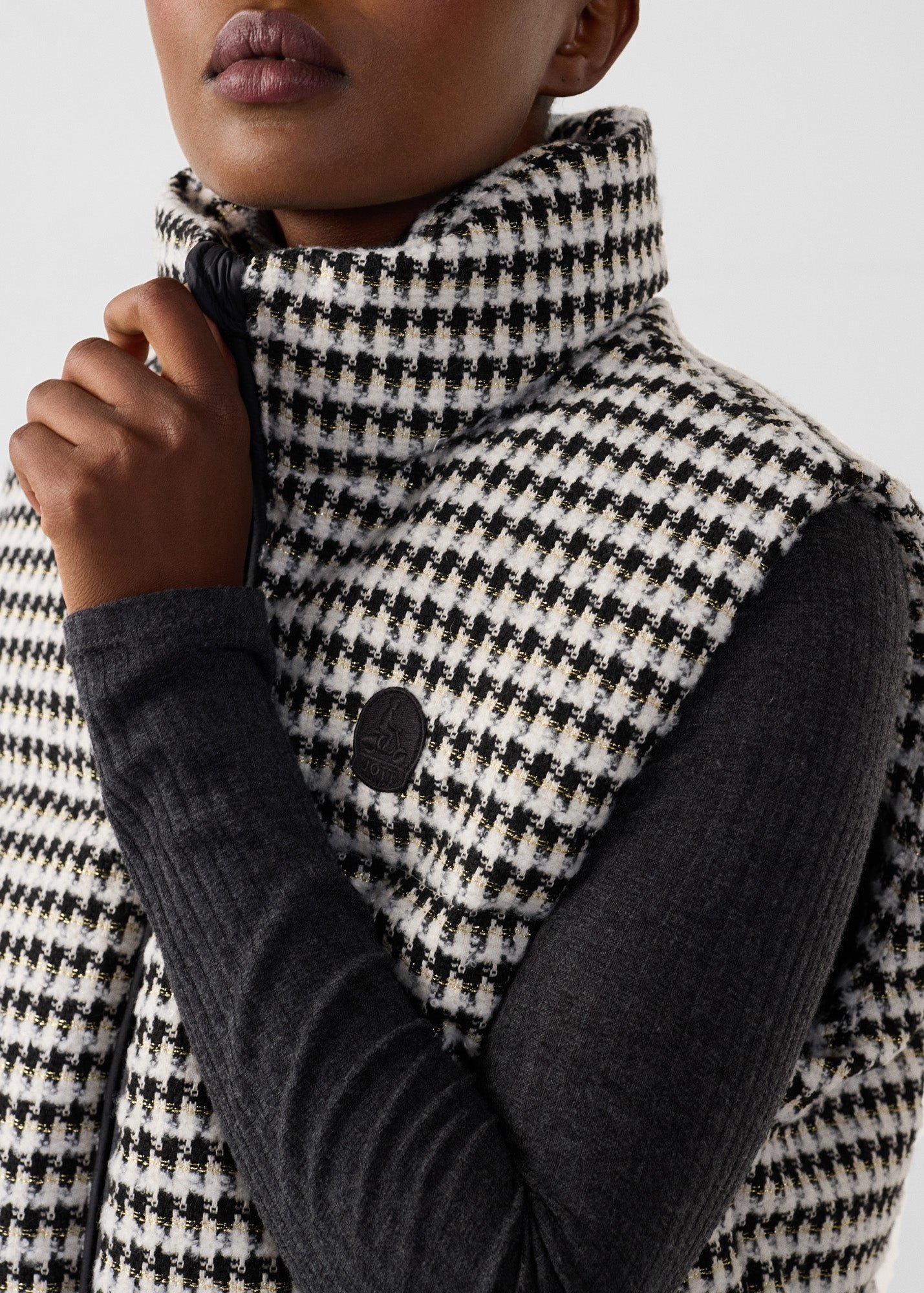 Puffer sleeveless cold weather jacket natural/black atsuma multicolor White