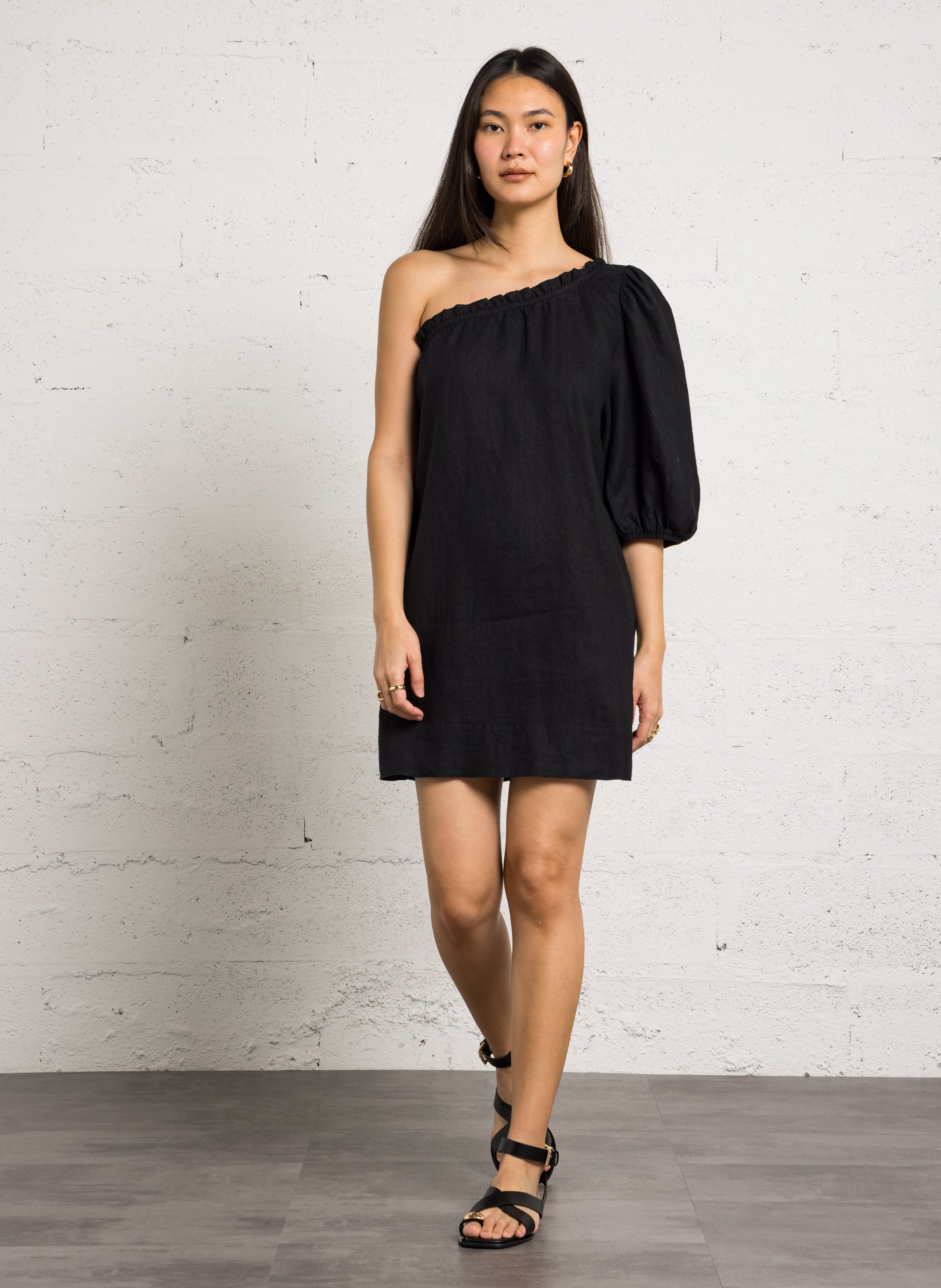 Robe courte asymétrique en lin DES PETITS HAUTS Noir