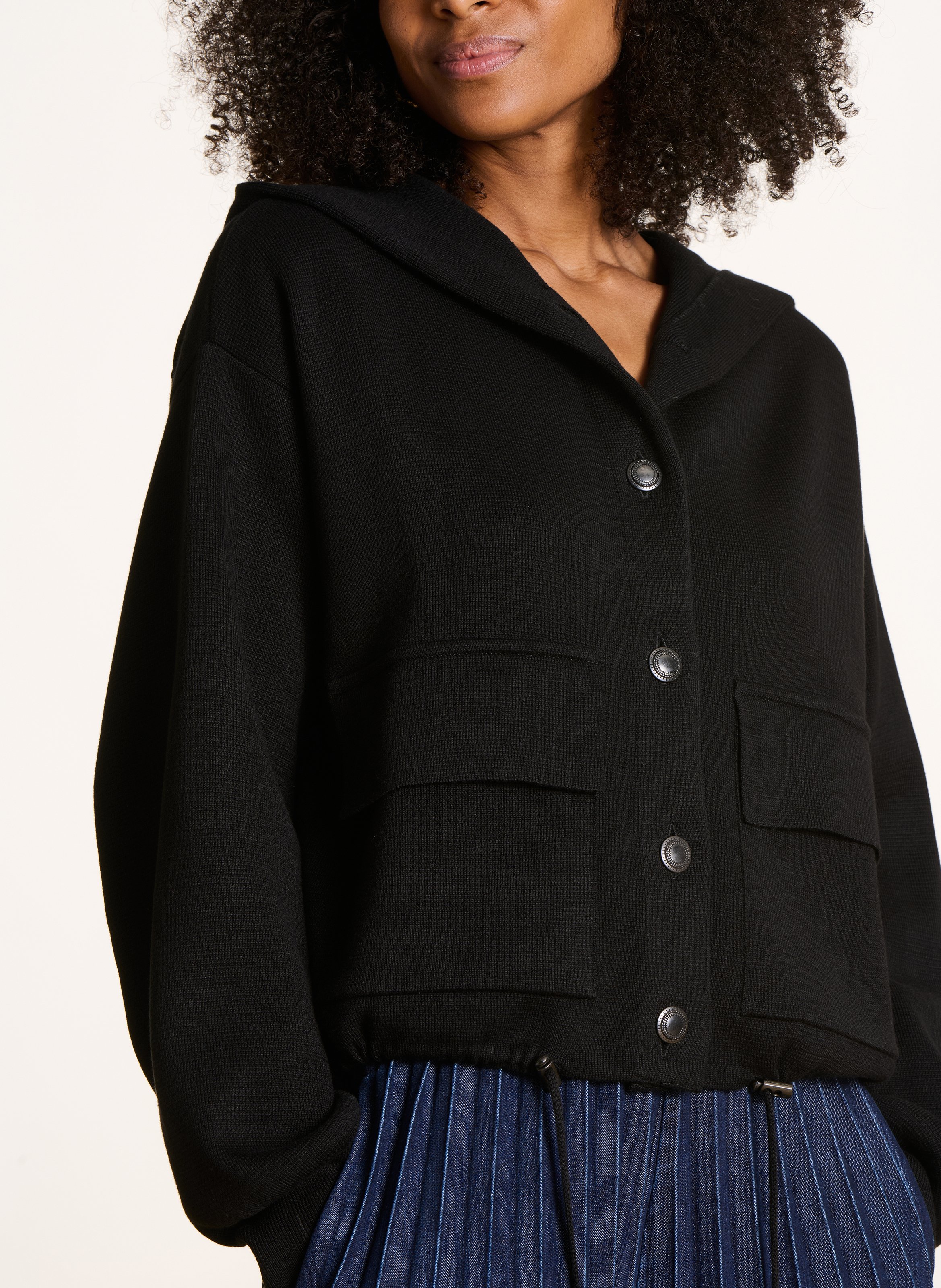 Gilet ample boutonné à capuche LA FEE MARABOUTEE Noir