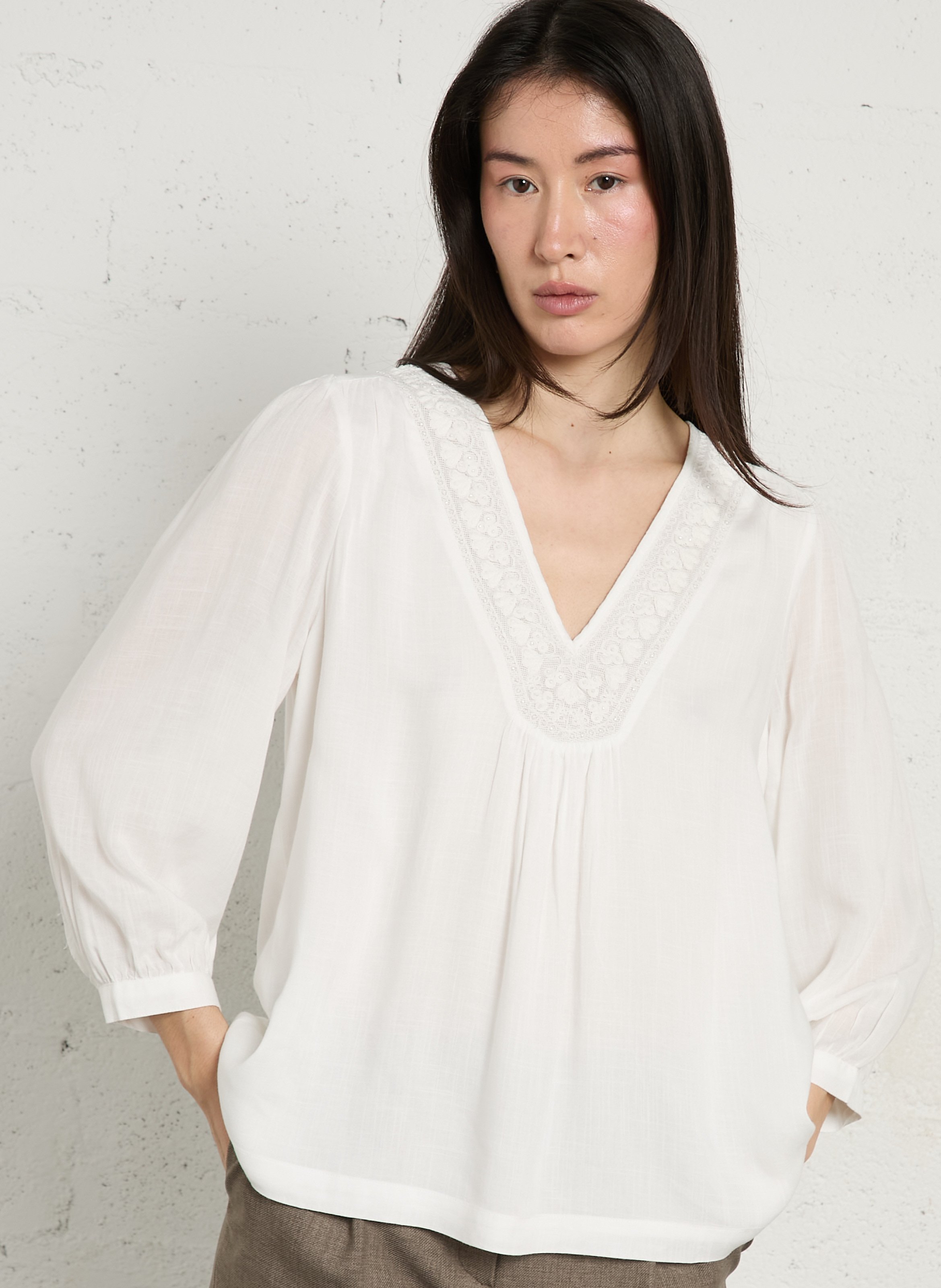 Embroidered V-neck blouse MAISON 123 White