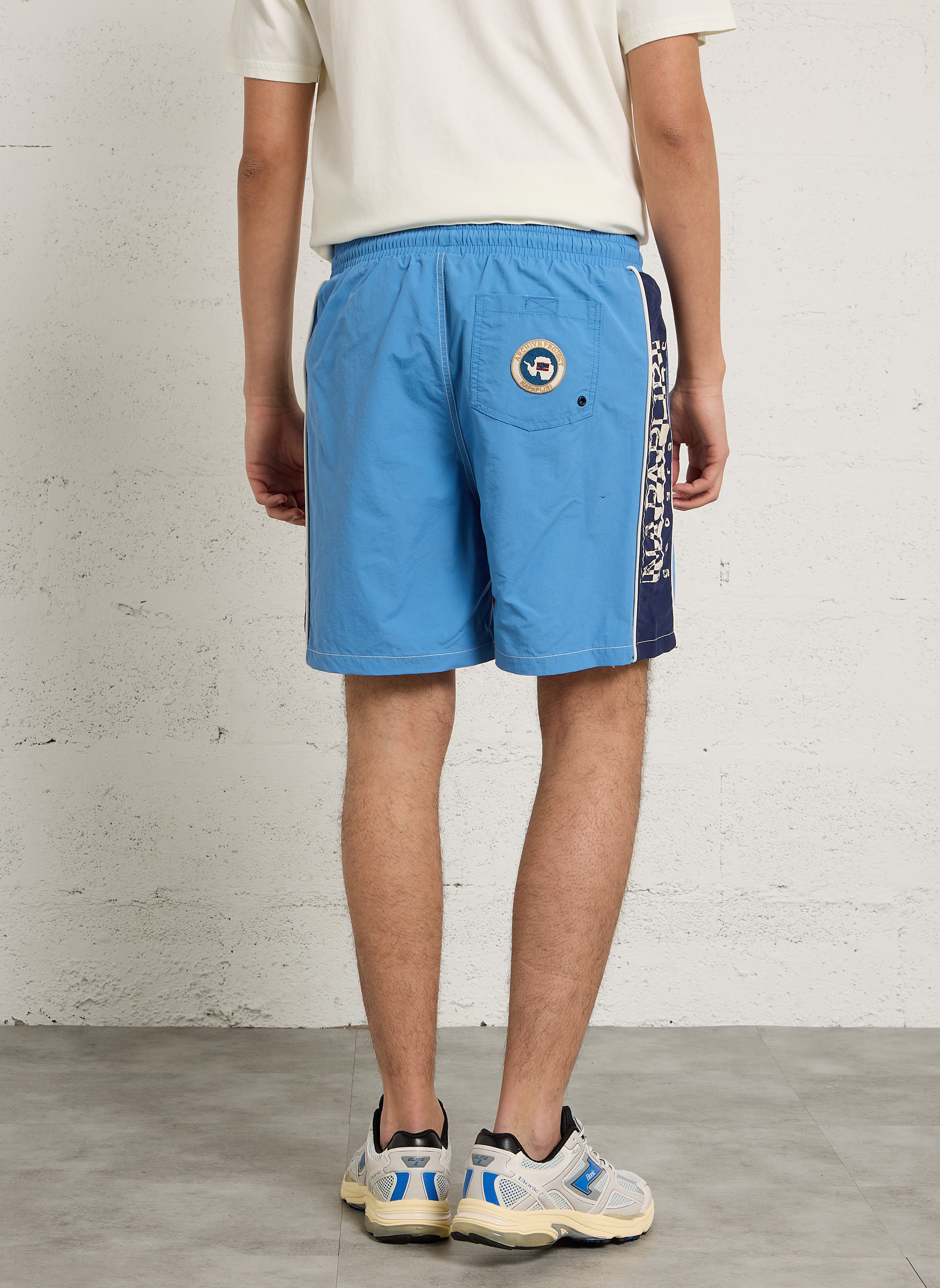 Gerade geschnittene Shorts mit Stickerei NAPAPIJRI Blau