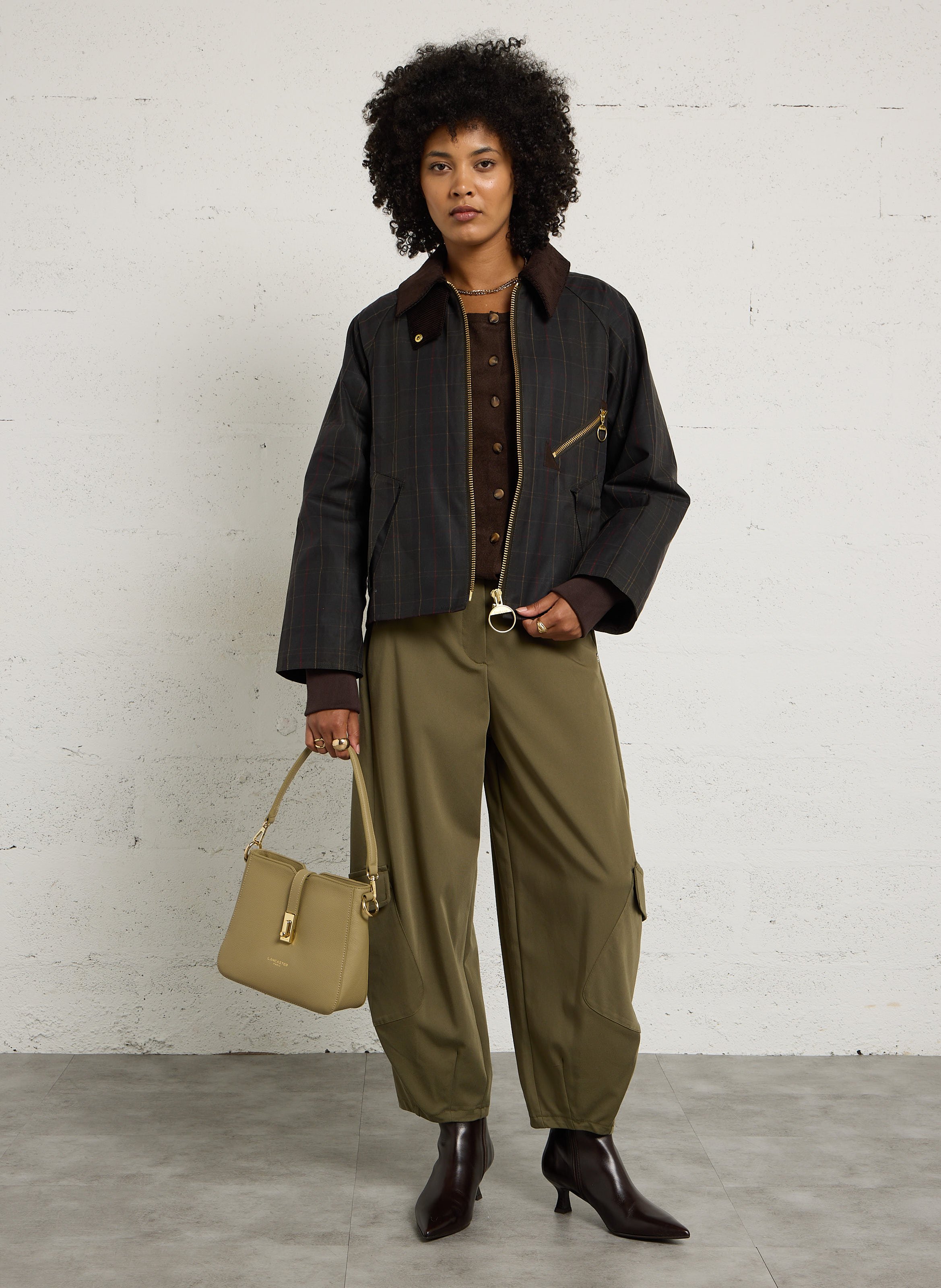 Sac besace en cuir de vachette LANCASTER PARIS Kaki