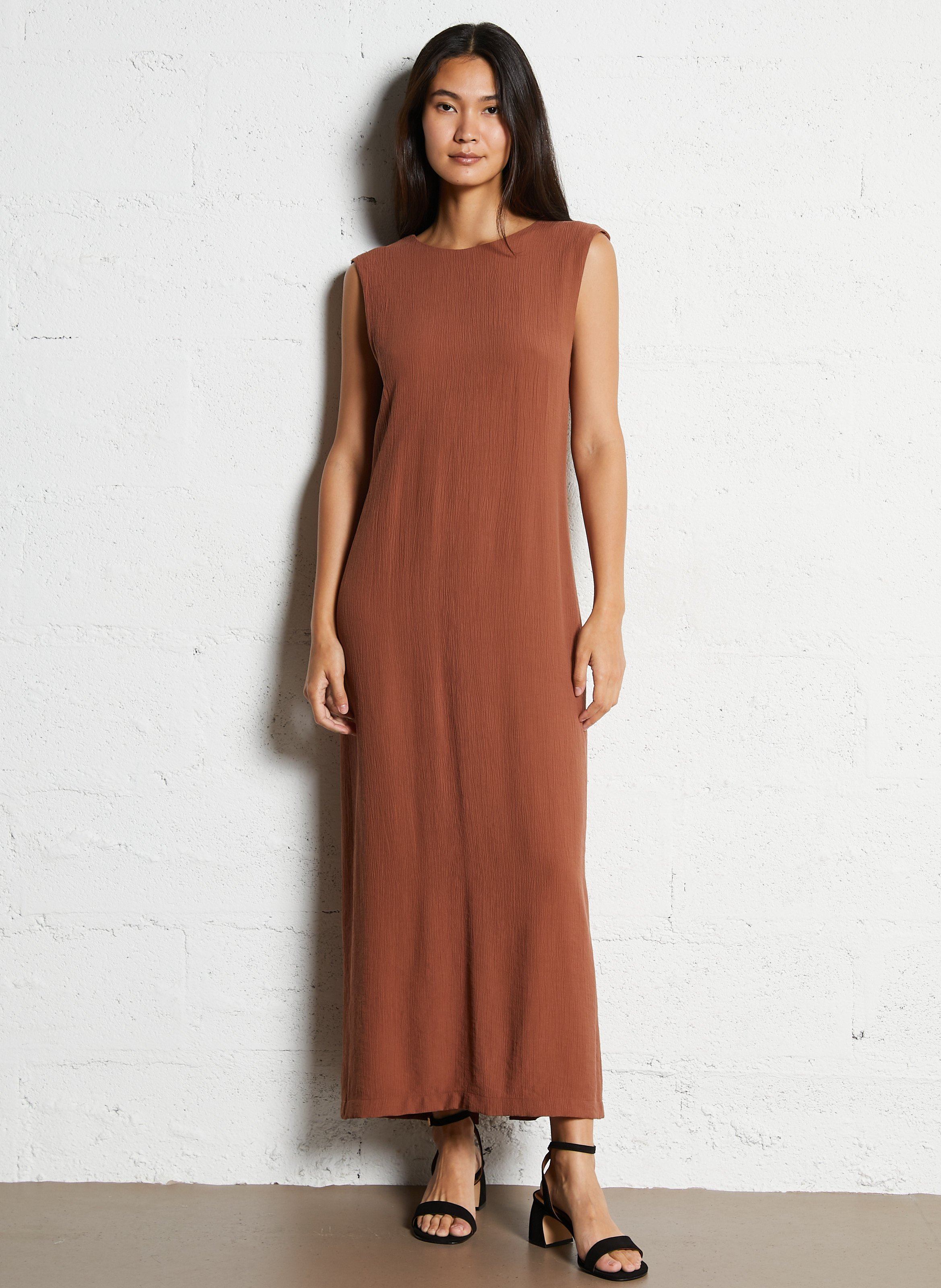 Lange jurk met ronde hals INDI & COLD Brown