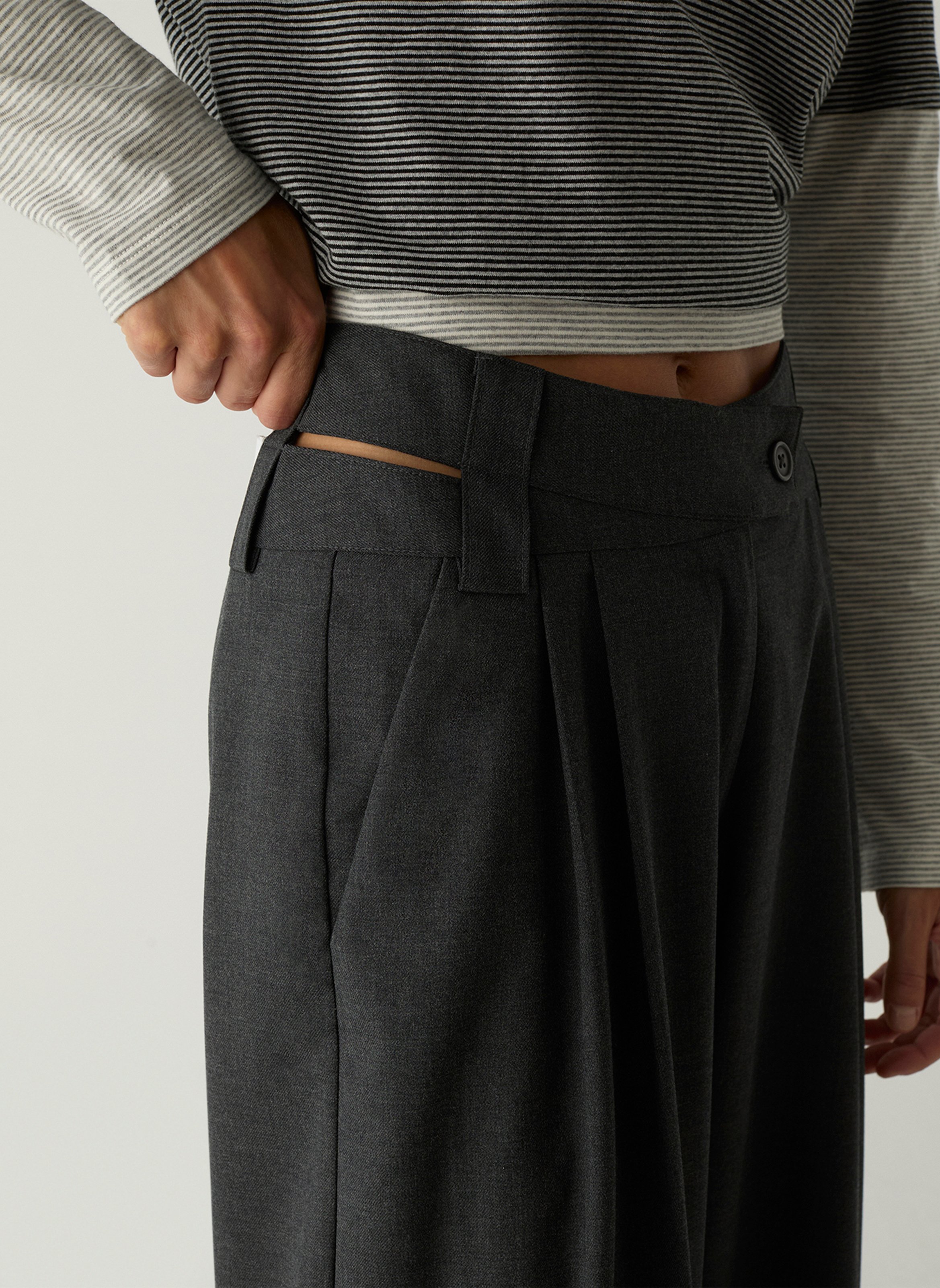 High-waisted straight pleated pants LAAGAM Grey