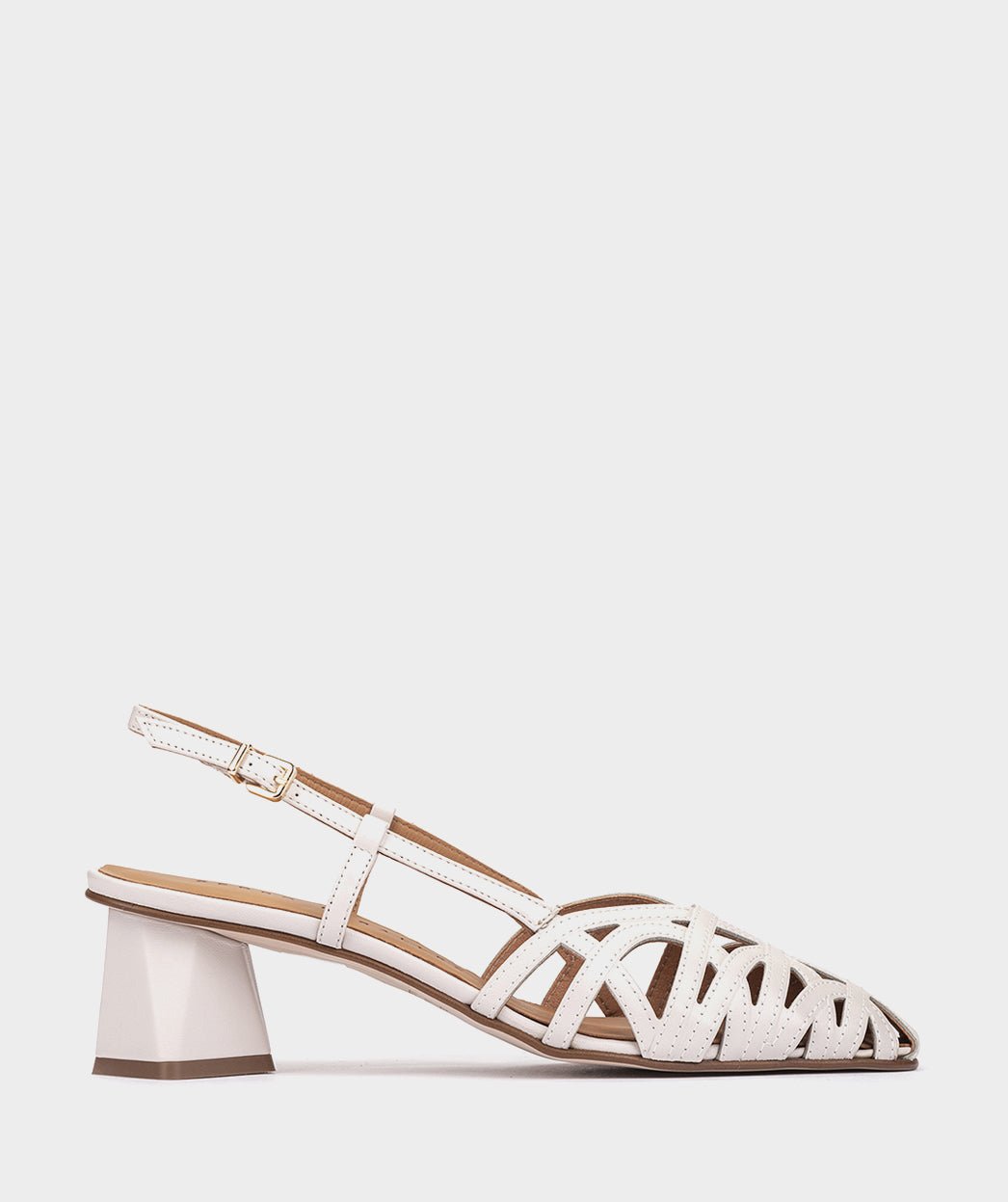 Low-heeled leather court shoes with a pointed toe. PEDRO MIRALLES White