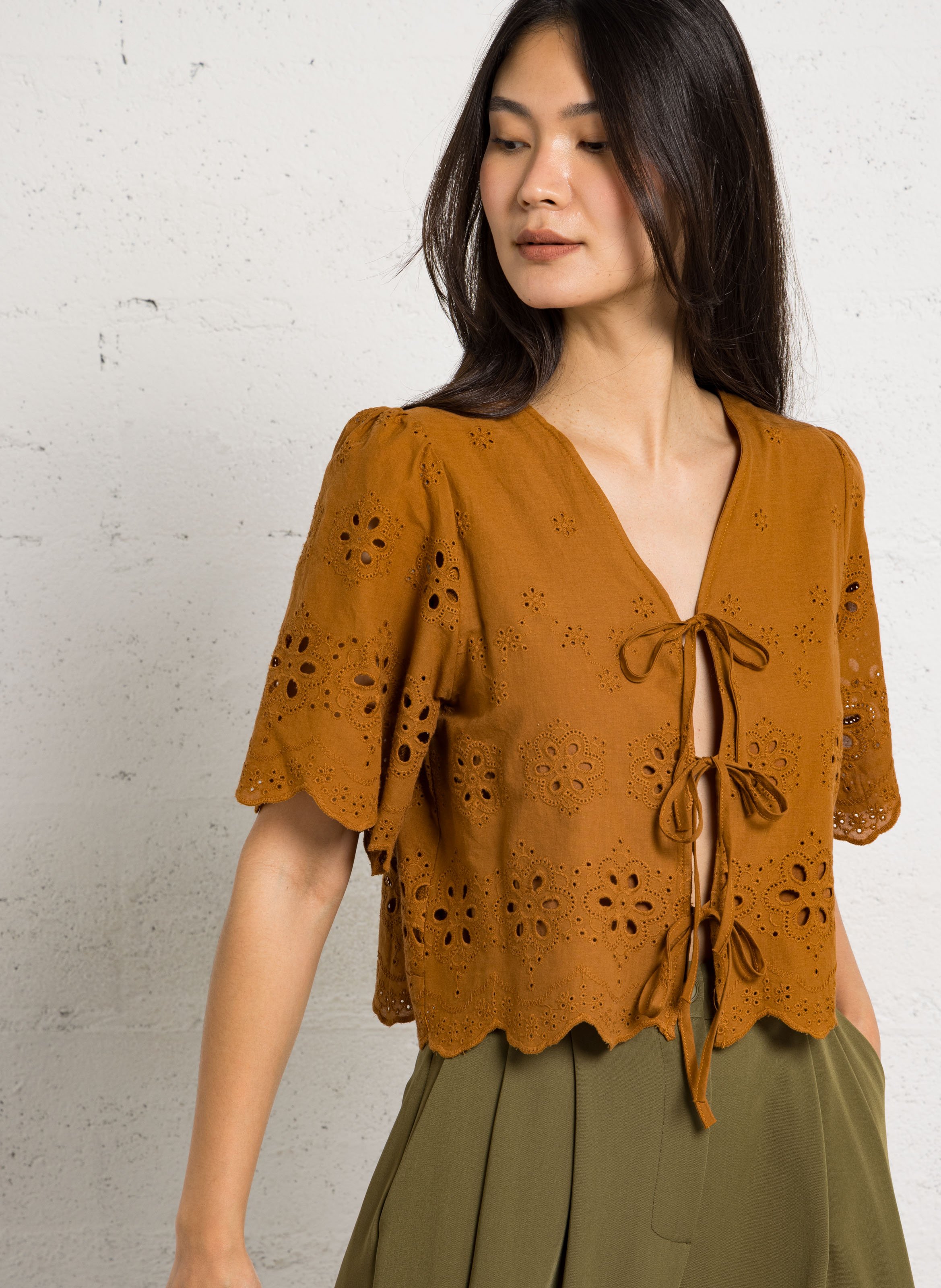 V-neck cotton top SEE U SOON