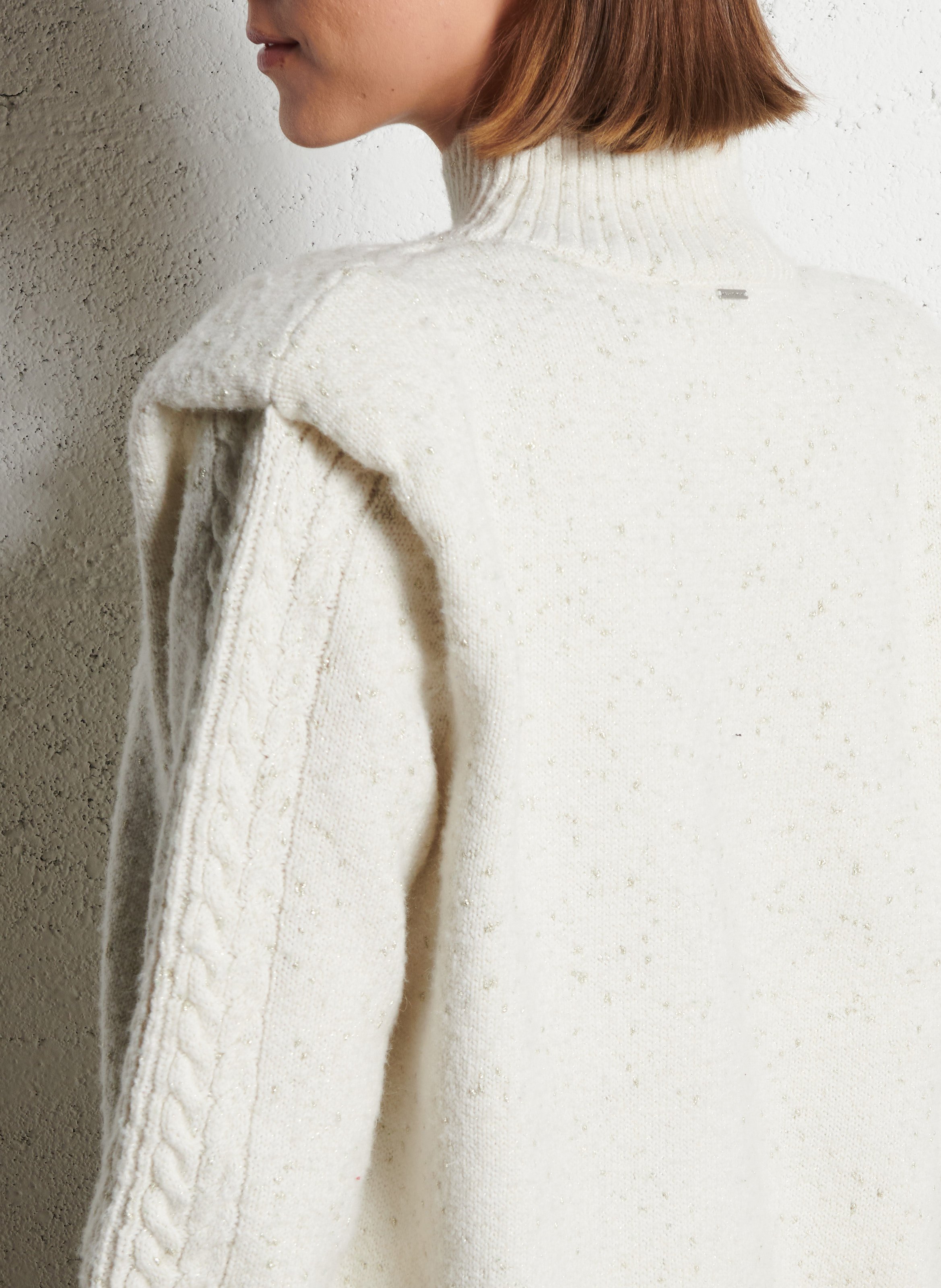 Pull court tressé à détails métallisés IKKS Blanc