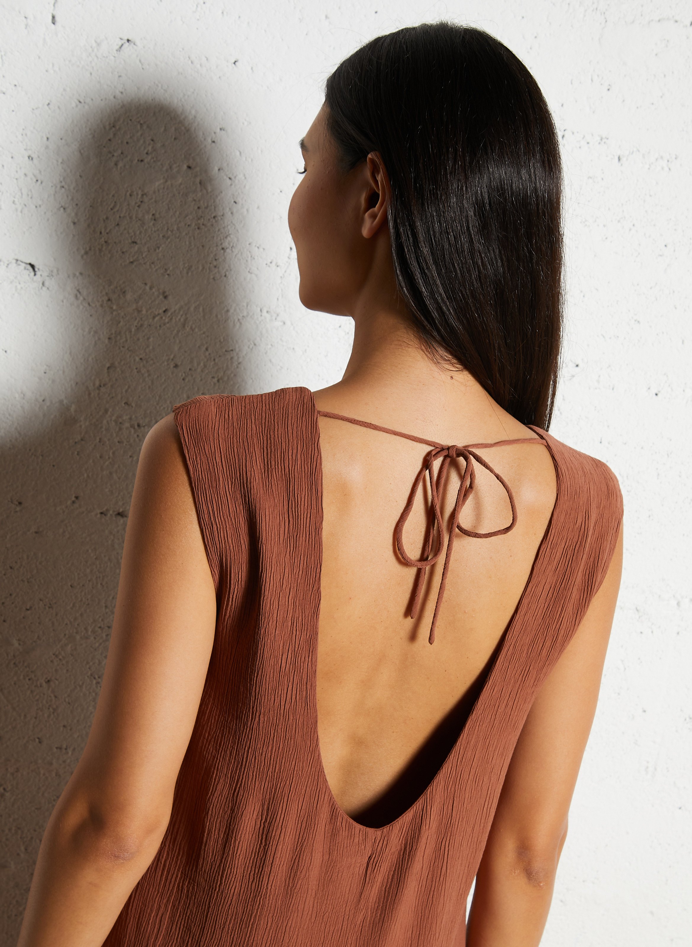 Lange jurk met ronde hals INDI & COLD Brown