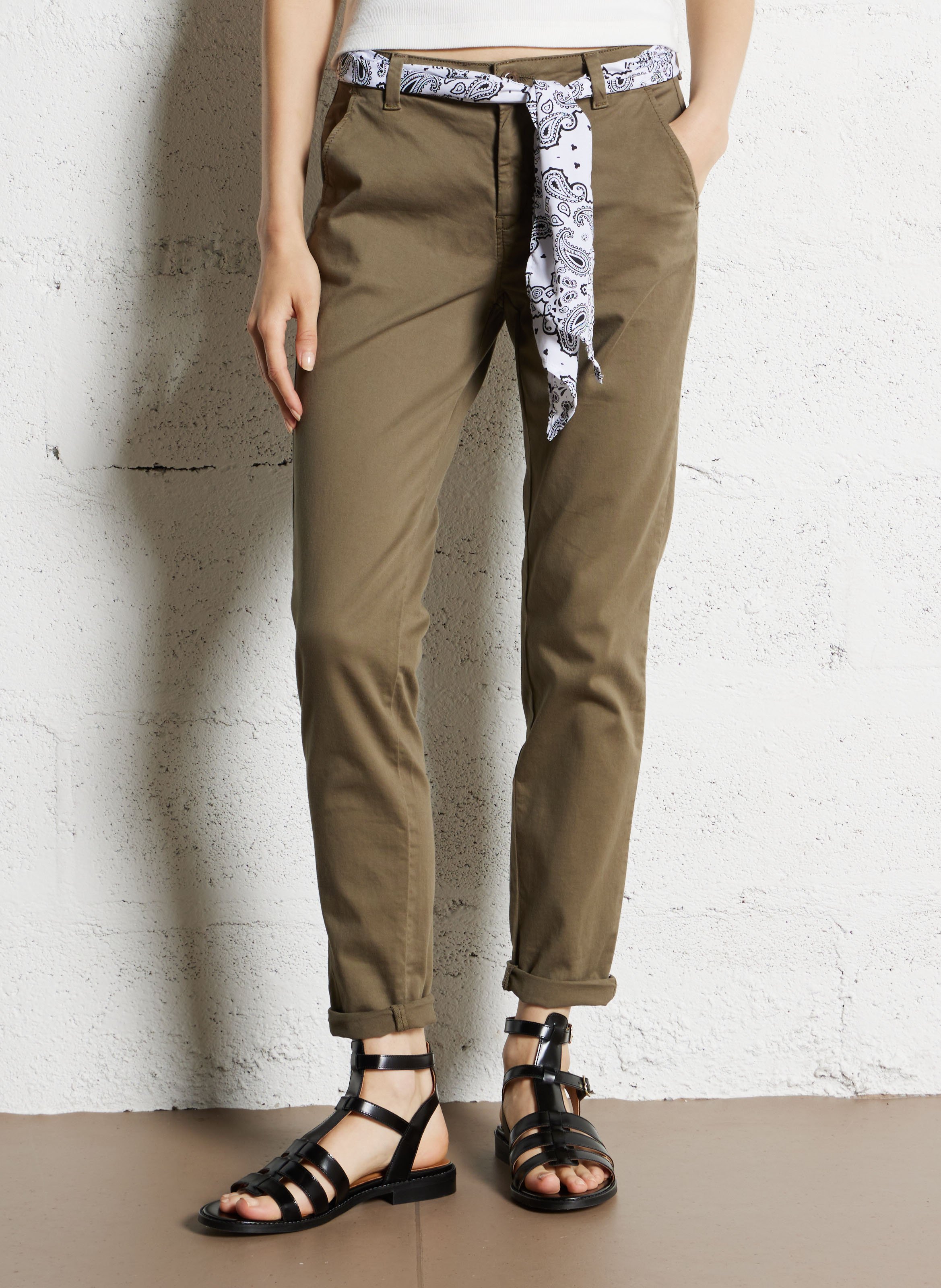 Pantalon slim en coton mélangé LE TEMPS DES CERISES Vert