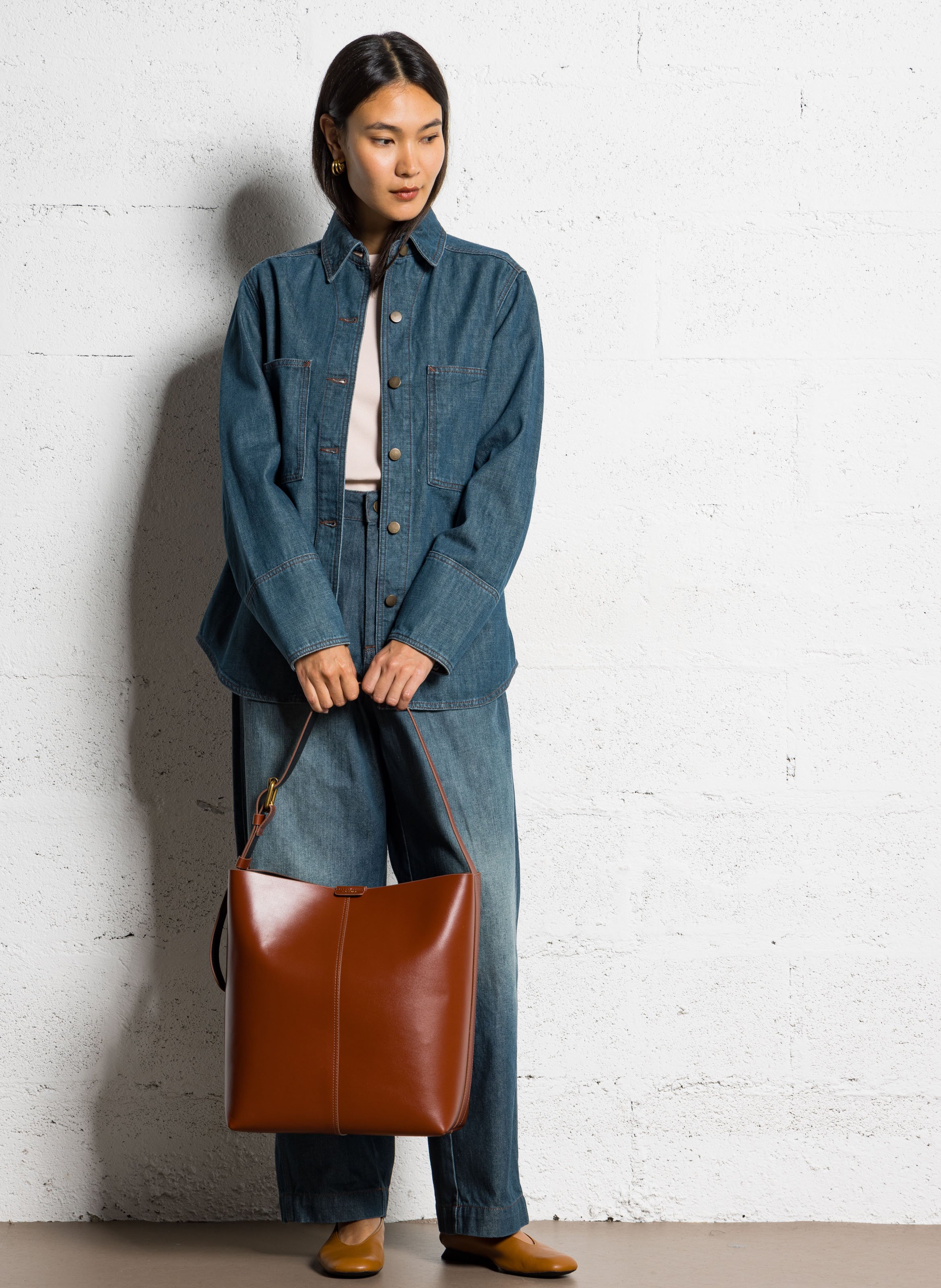 Reversible leather bucket bag SOEUR Brown