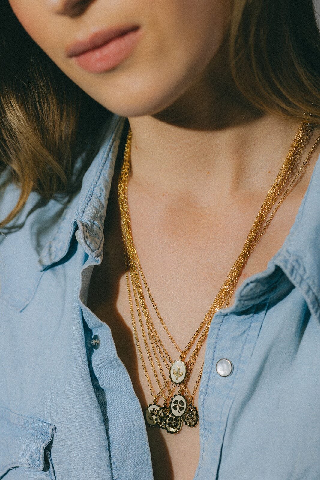 Silver plated flower necklace Golden