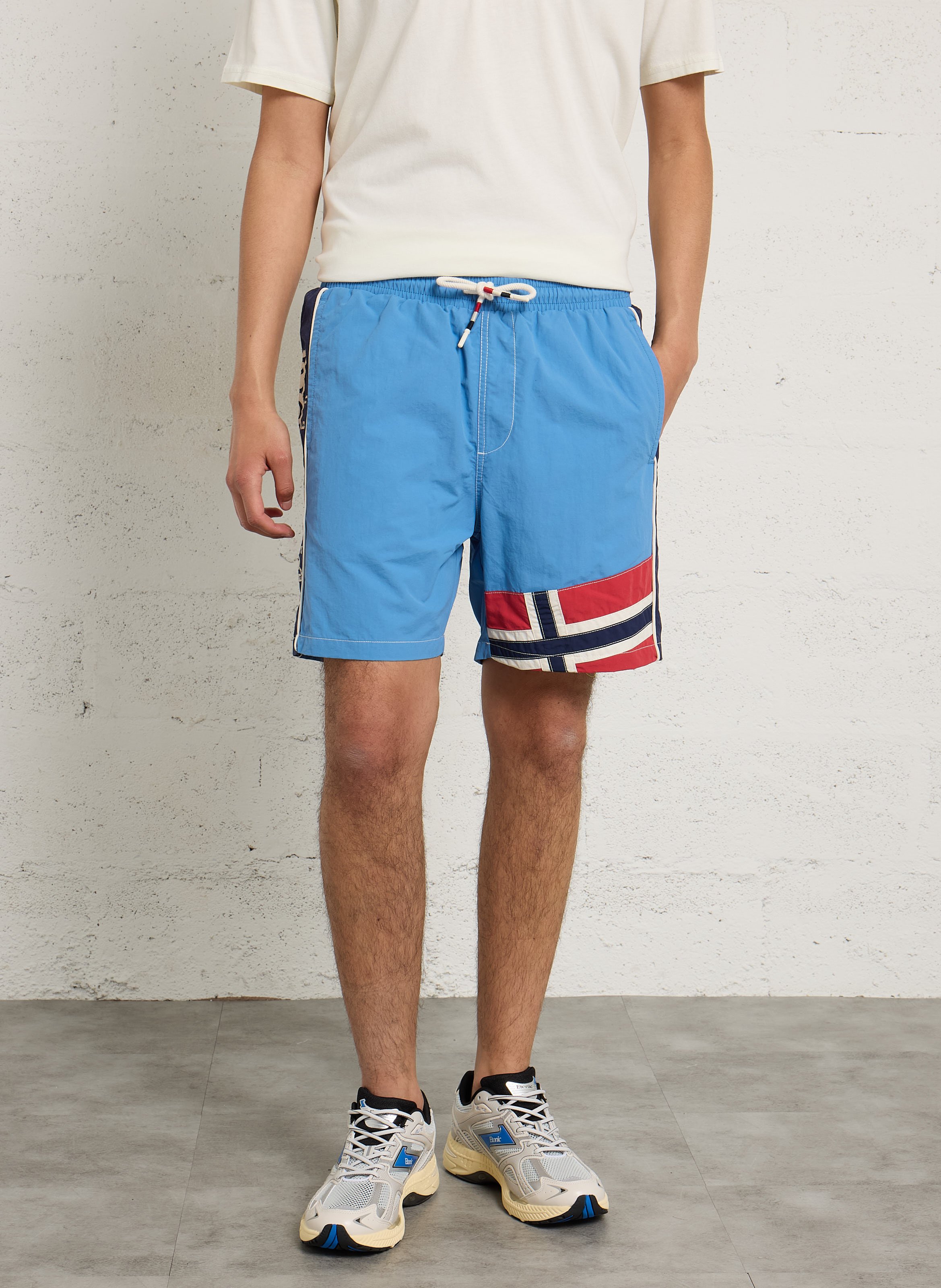Gerade geschnittene Shorts mit Stickerei NAPAPIJRI Blau