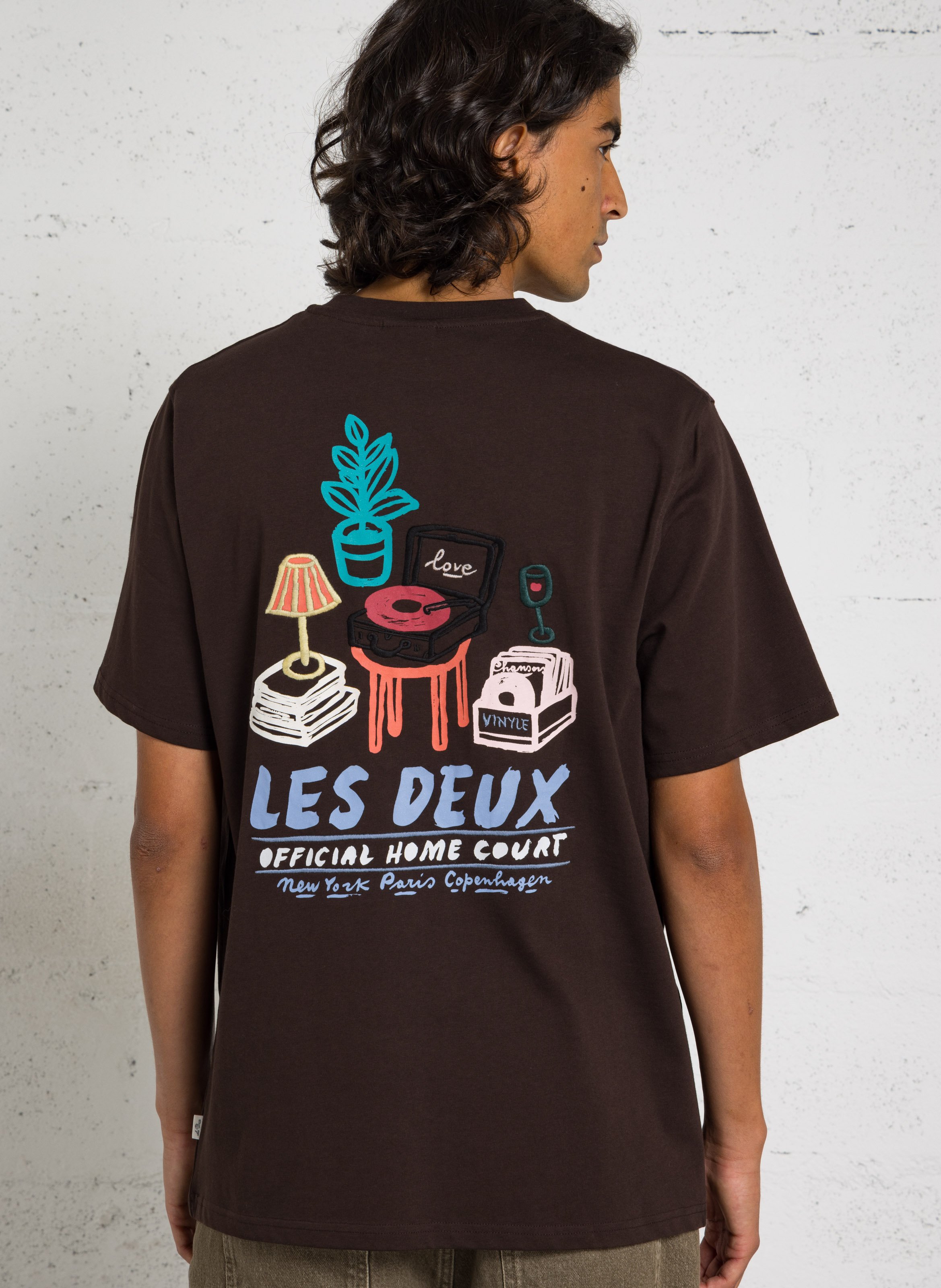 Tee-shirt droit col rond broderies et sérigraphies en coton bio LES DEUX Marron