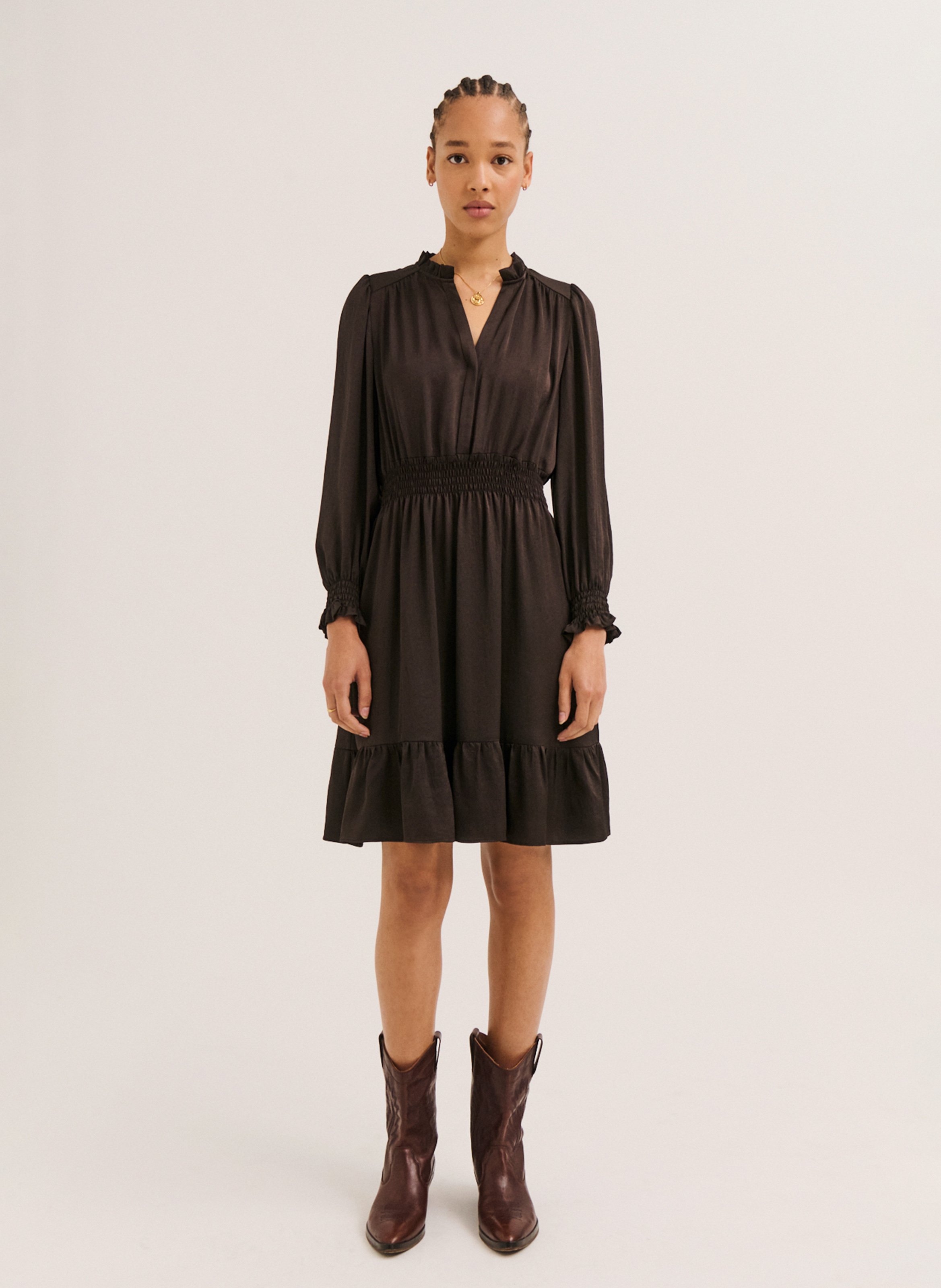 Tailliertes Kurzkleid mit Henley-Ausschnitt PABLO Braun