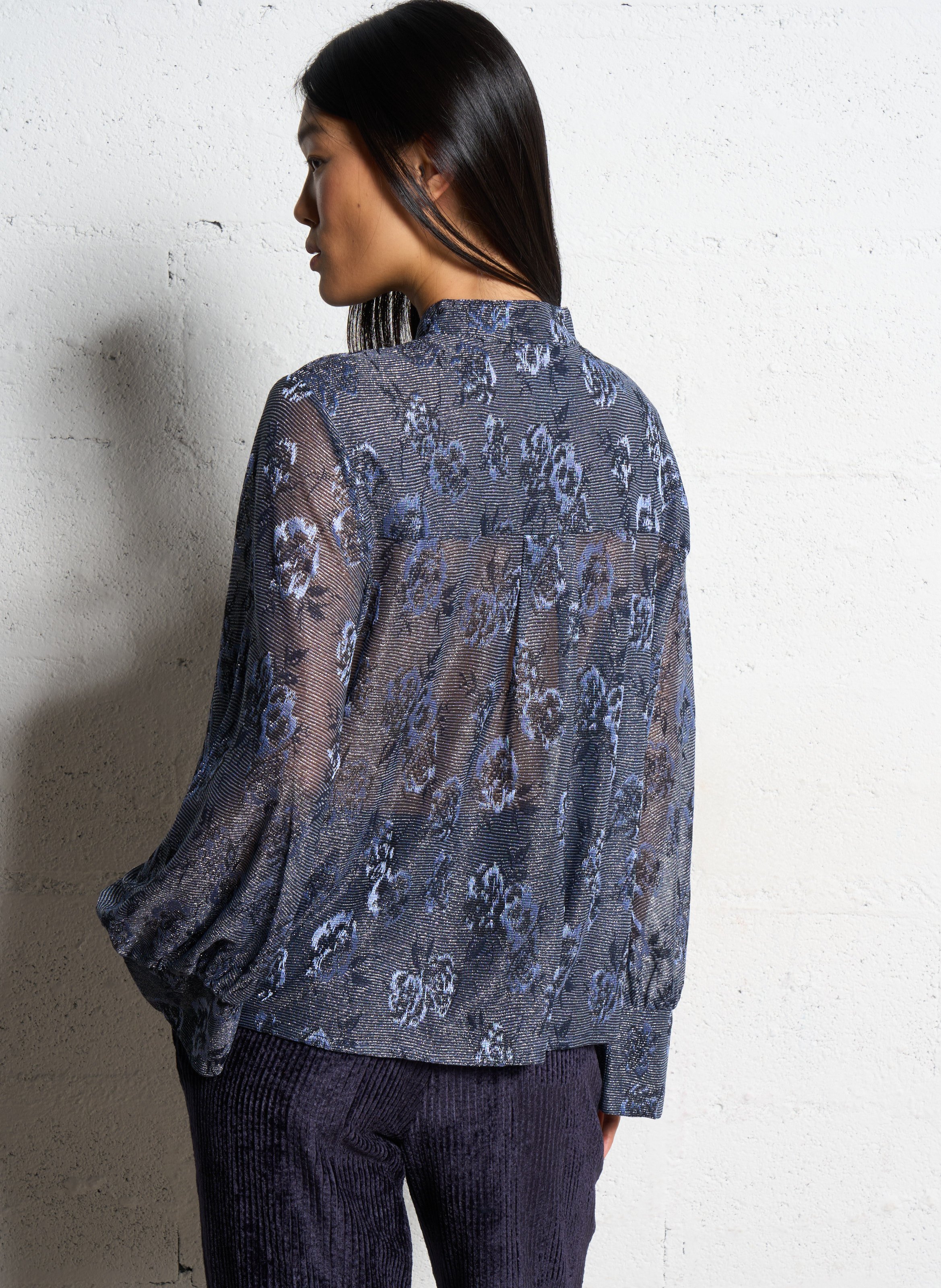 Fluid round neck shirt with shiny patterns MOMONI Blue