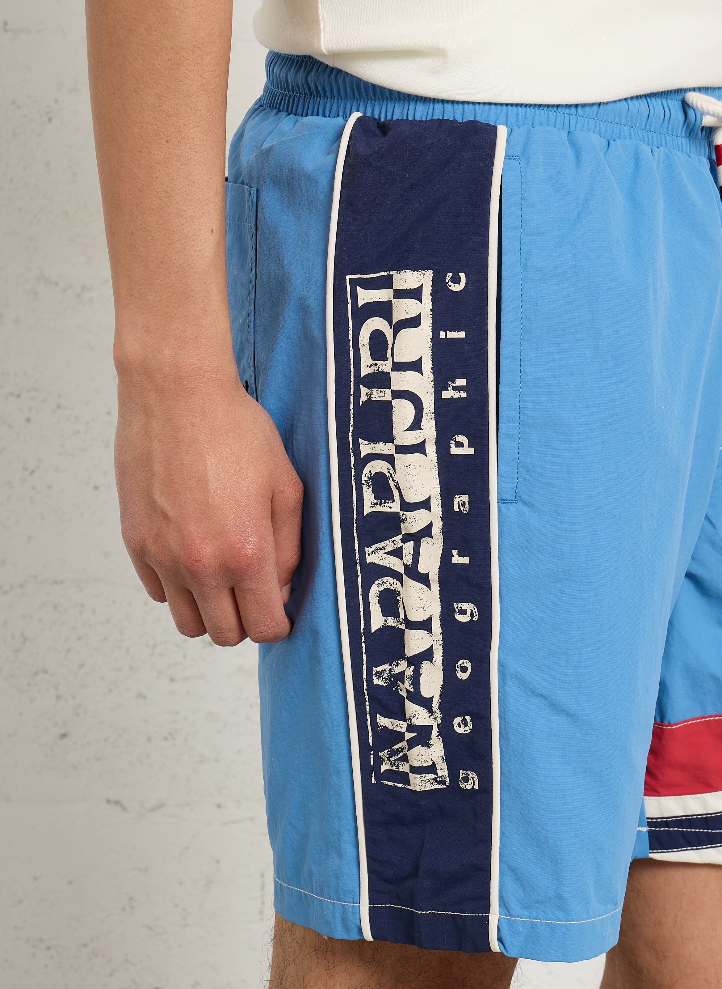Gerade geschnittene Shorts mit Stickerei NAPAPIJRI Blau
