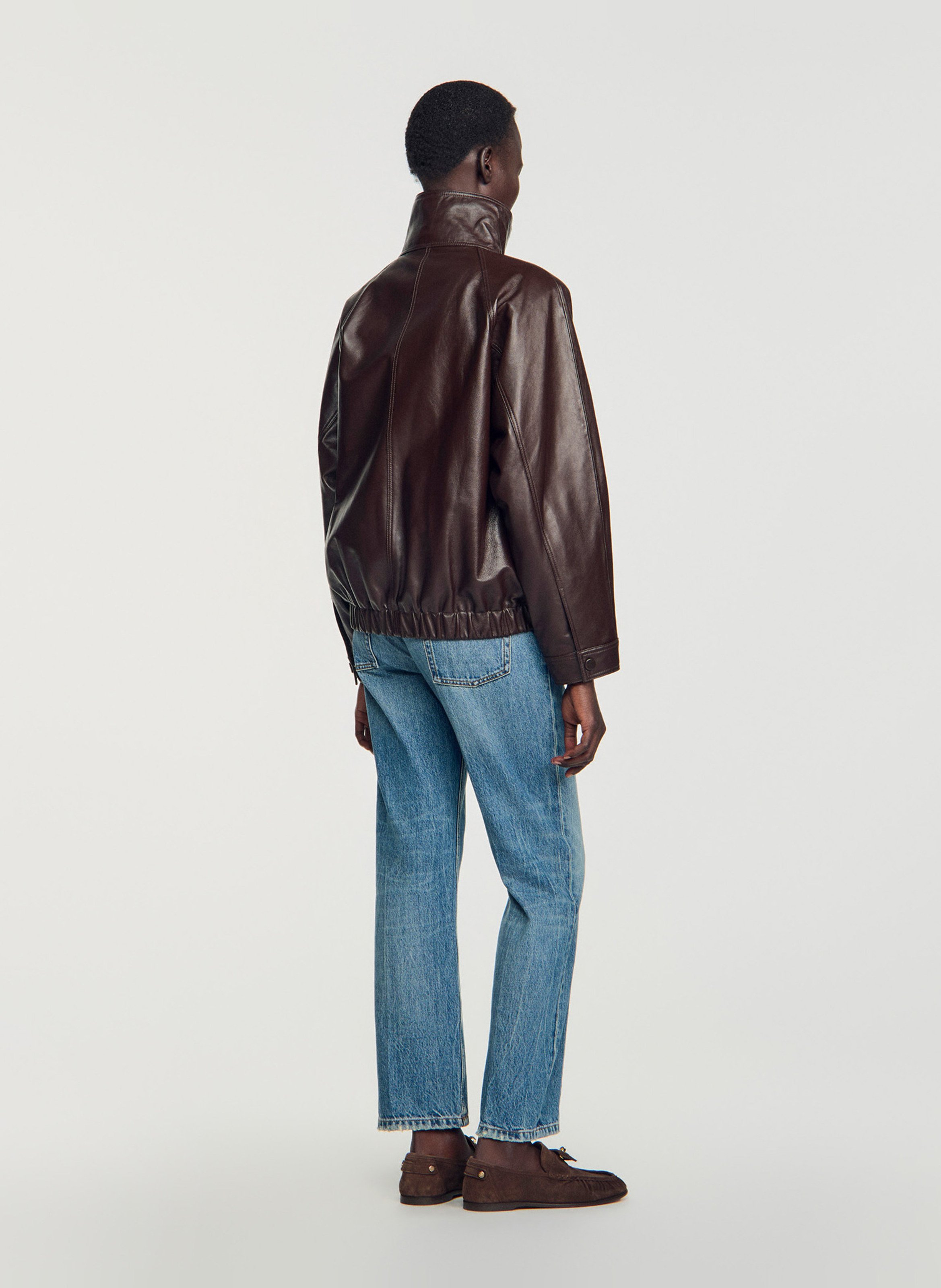 Oversized jack met opstaande kraag in leer SANDRO Bruin