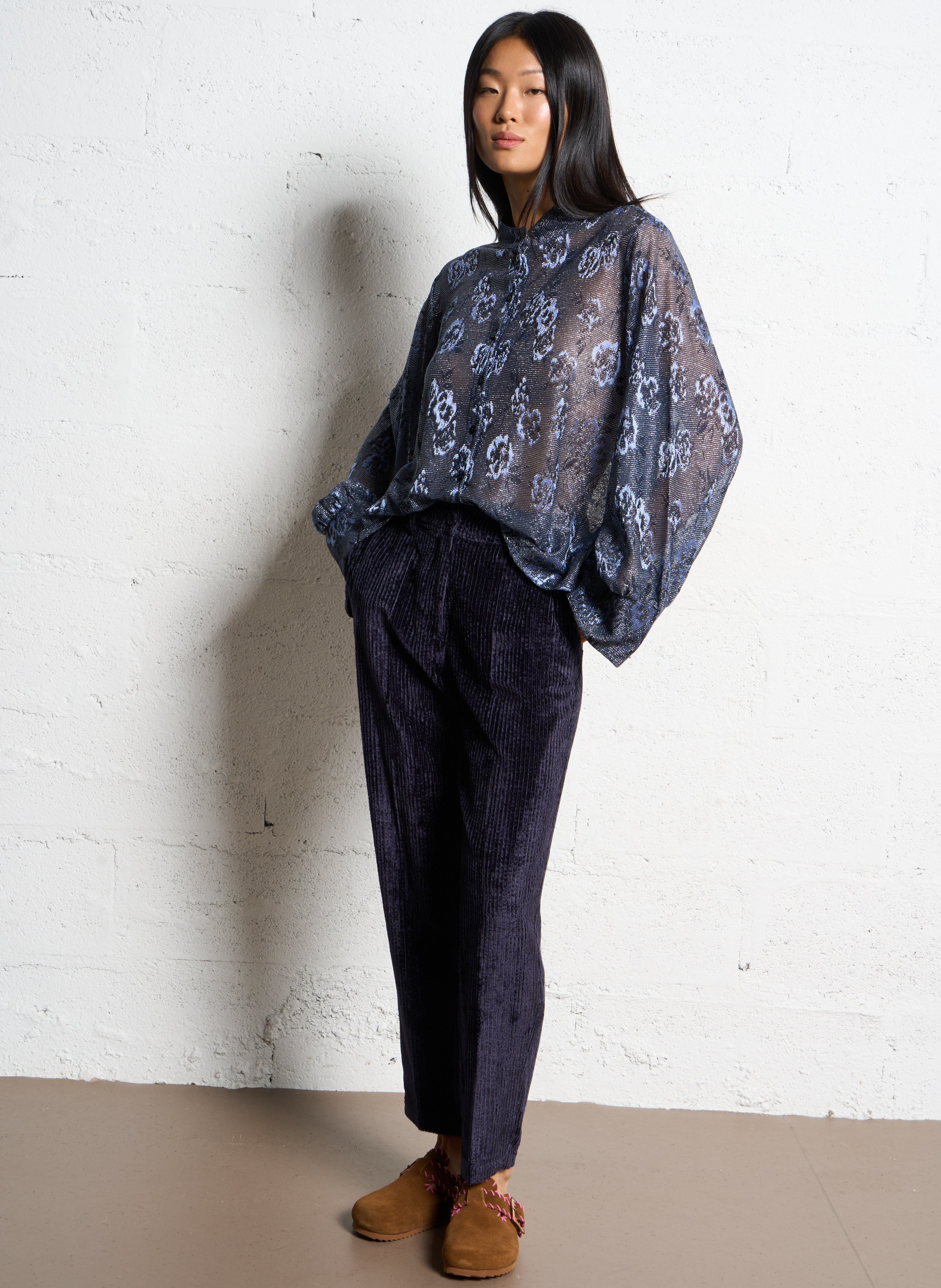 Fluid round neck shirt with shiny patterns MOMONI Blue