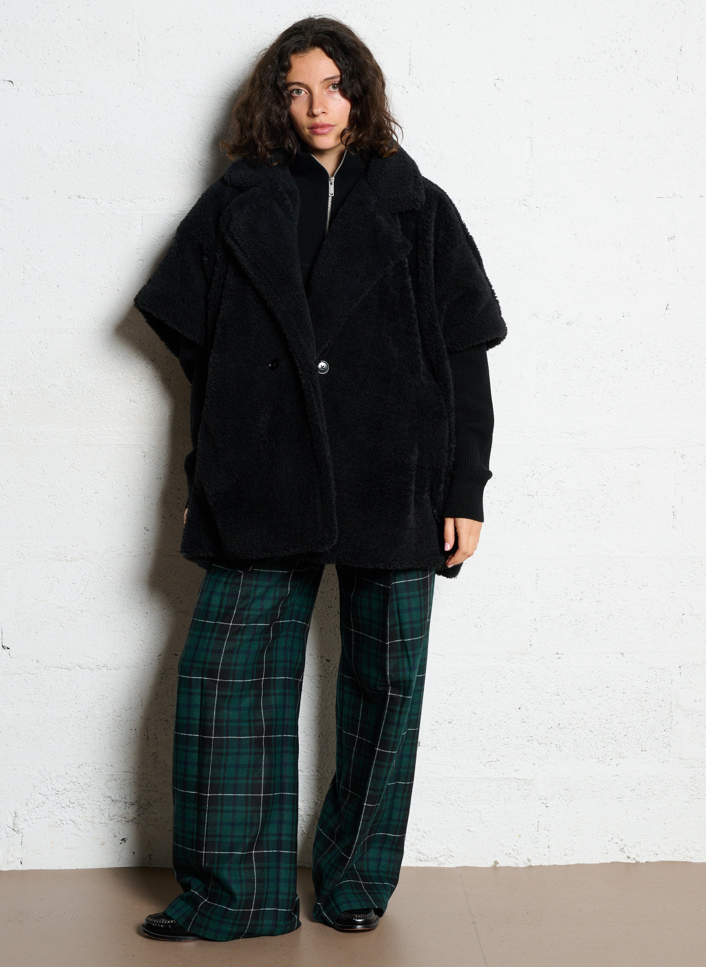 Oversized faux fur cape IKKS Black