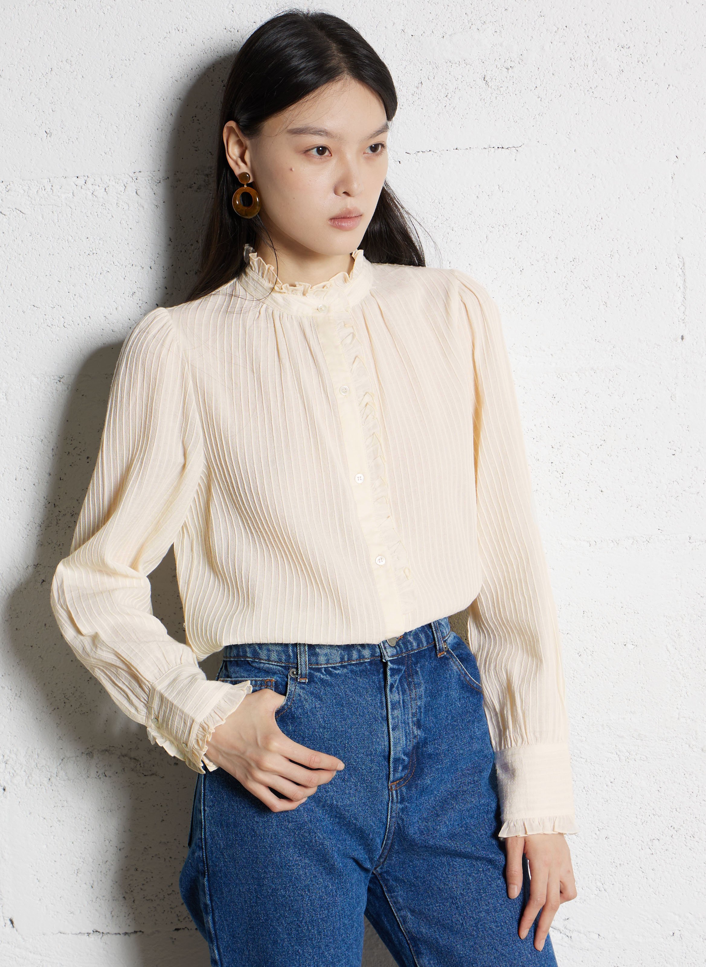 Rechte, katoenen blouse met Victoriaanse kraag ANTIK BATIK Wit