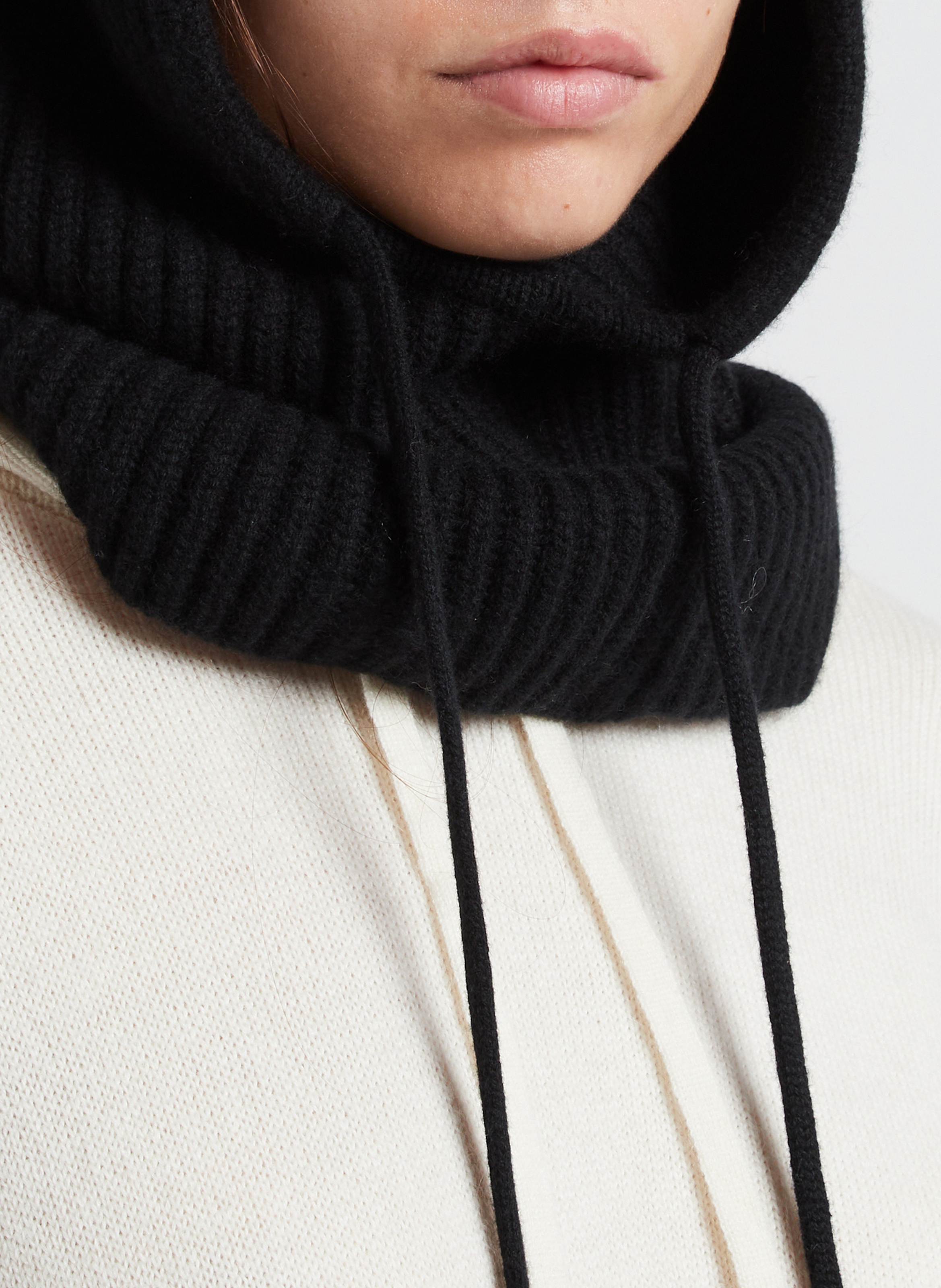 Cagoule en cachemire  KUJTEN Noir