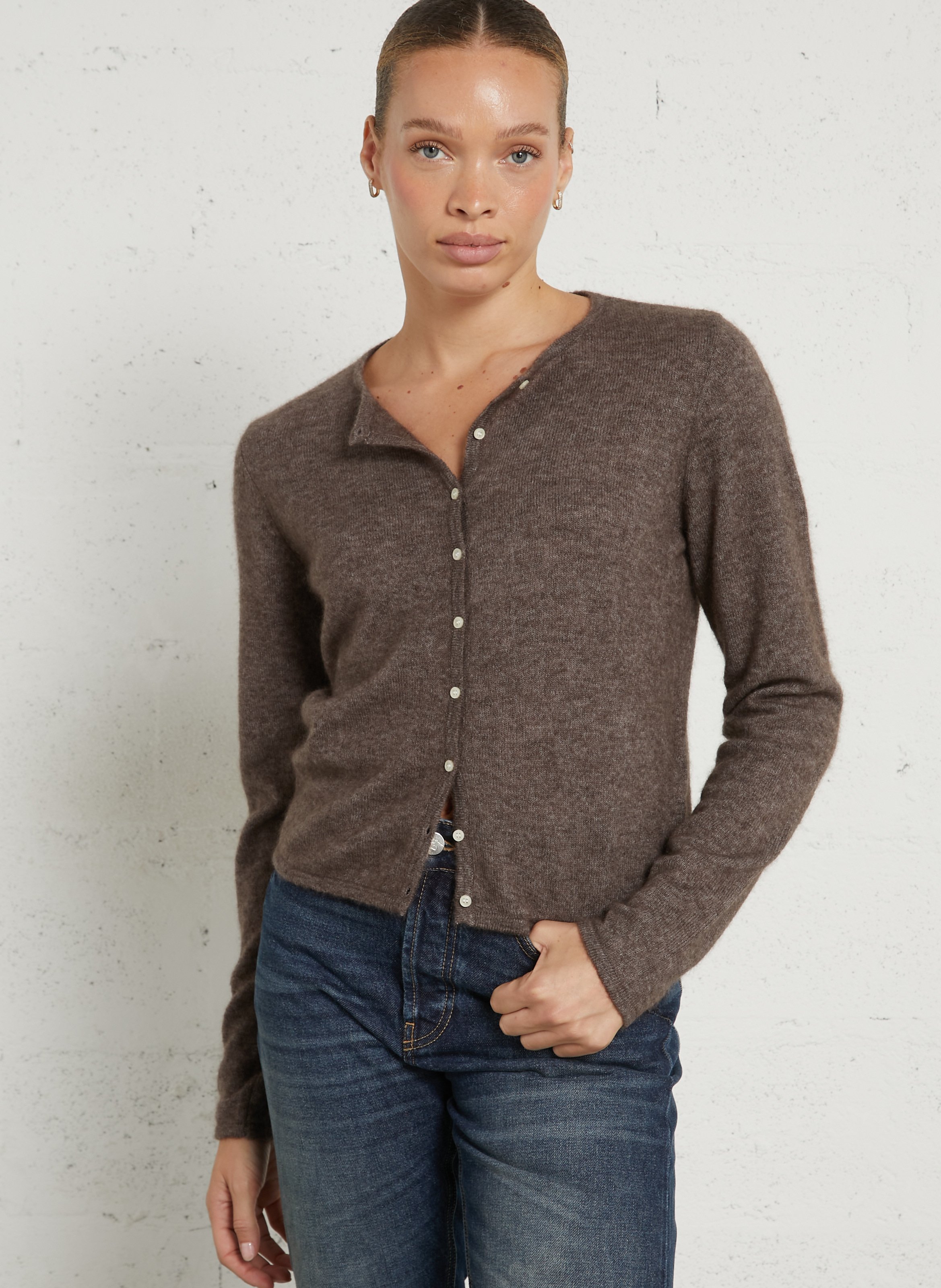 Gerade geschnittene Strickjacke mit Rundhalsausschnitt JC SOPHIE