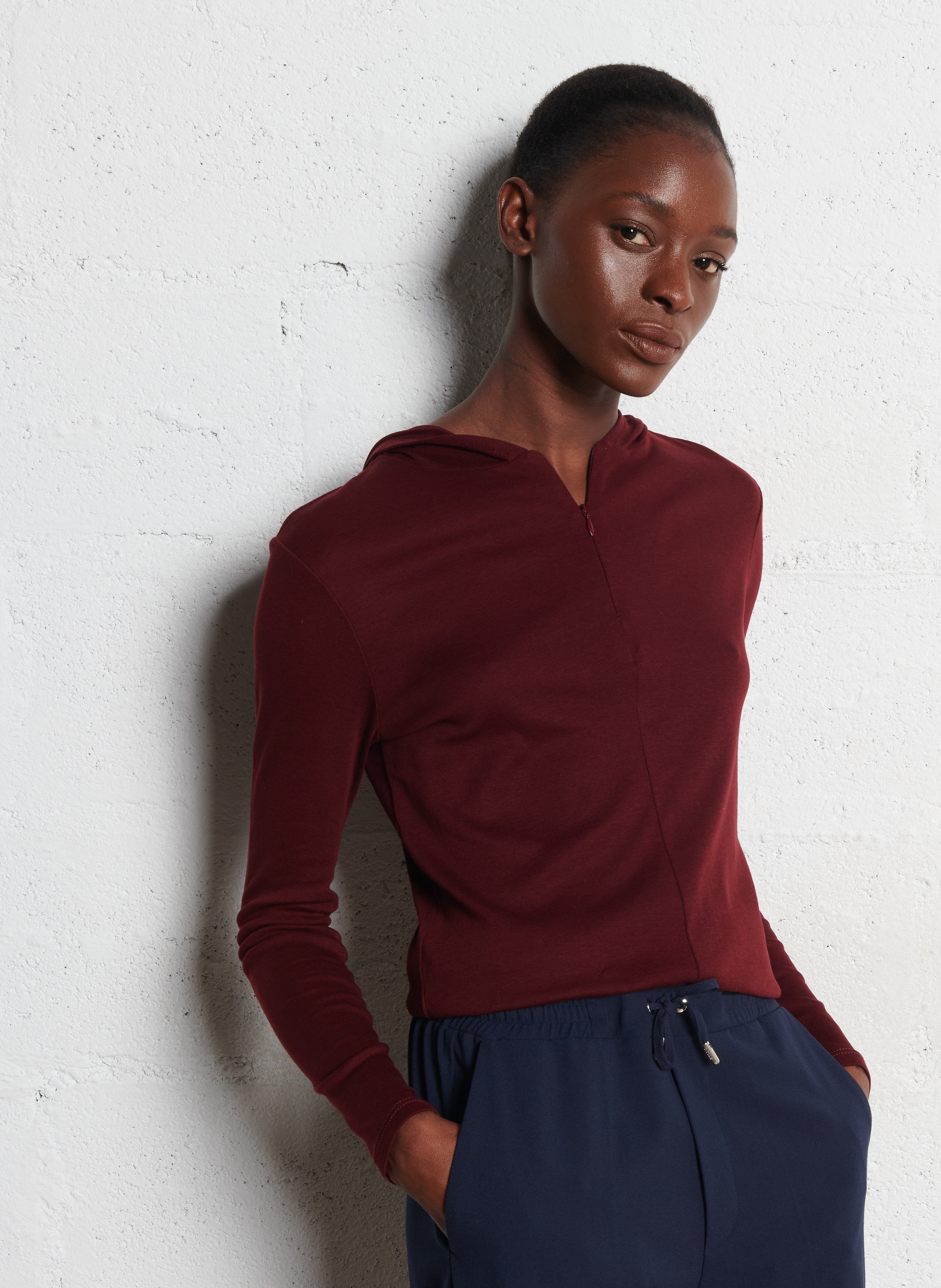 Gilet col rond à capuche  I CODE Rouge