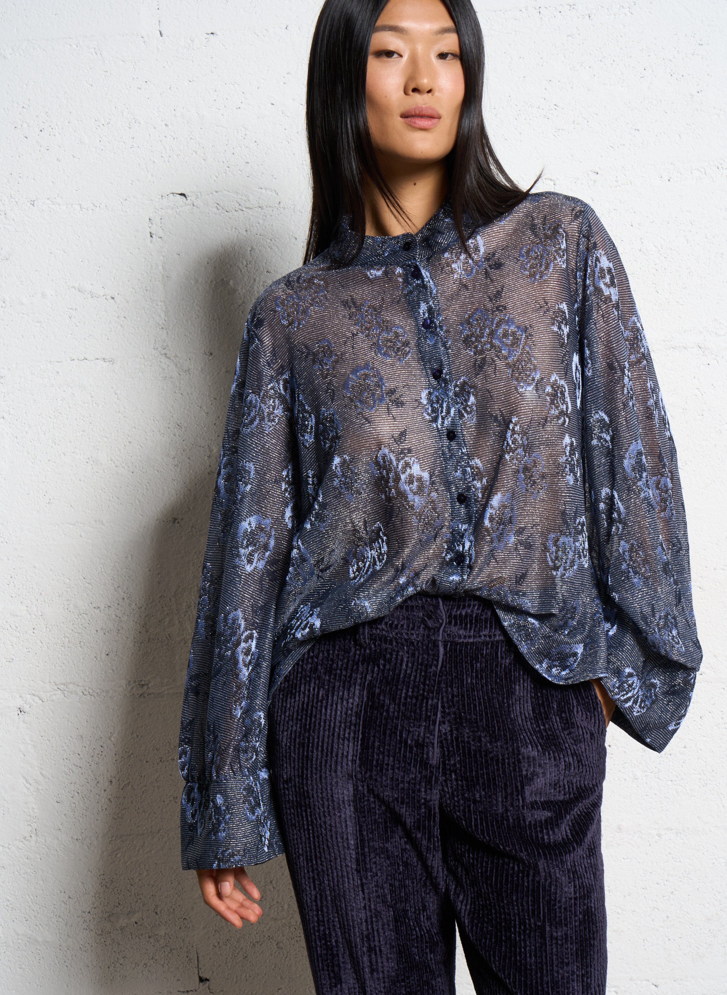 Fluid round neck shirt with shiny patterns MOMONI Blue