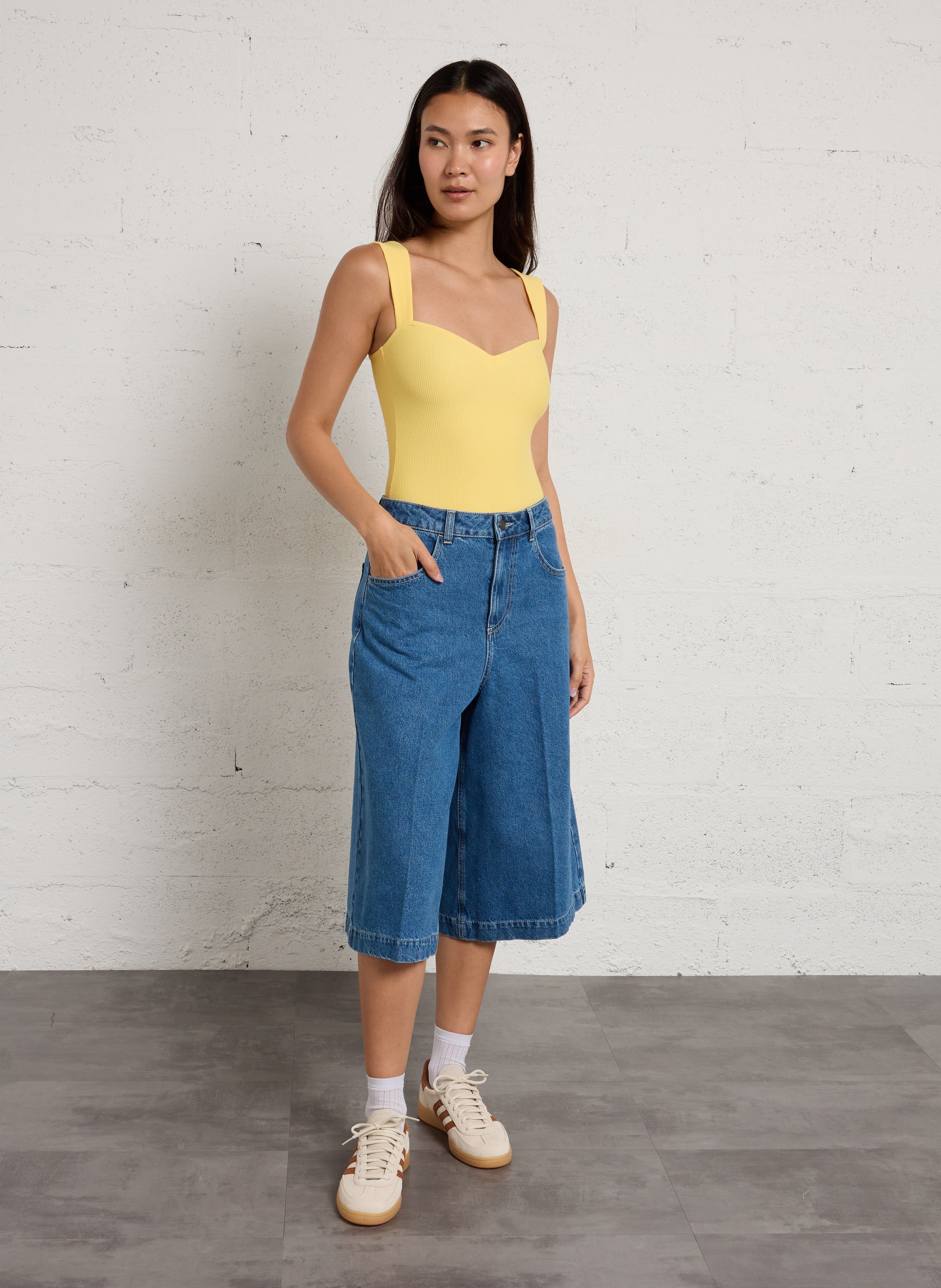 Heart-shaped neckline bodysuit FLAIR Yellow