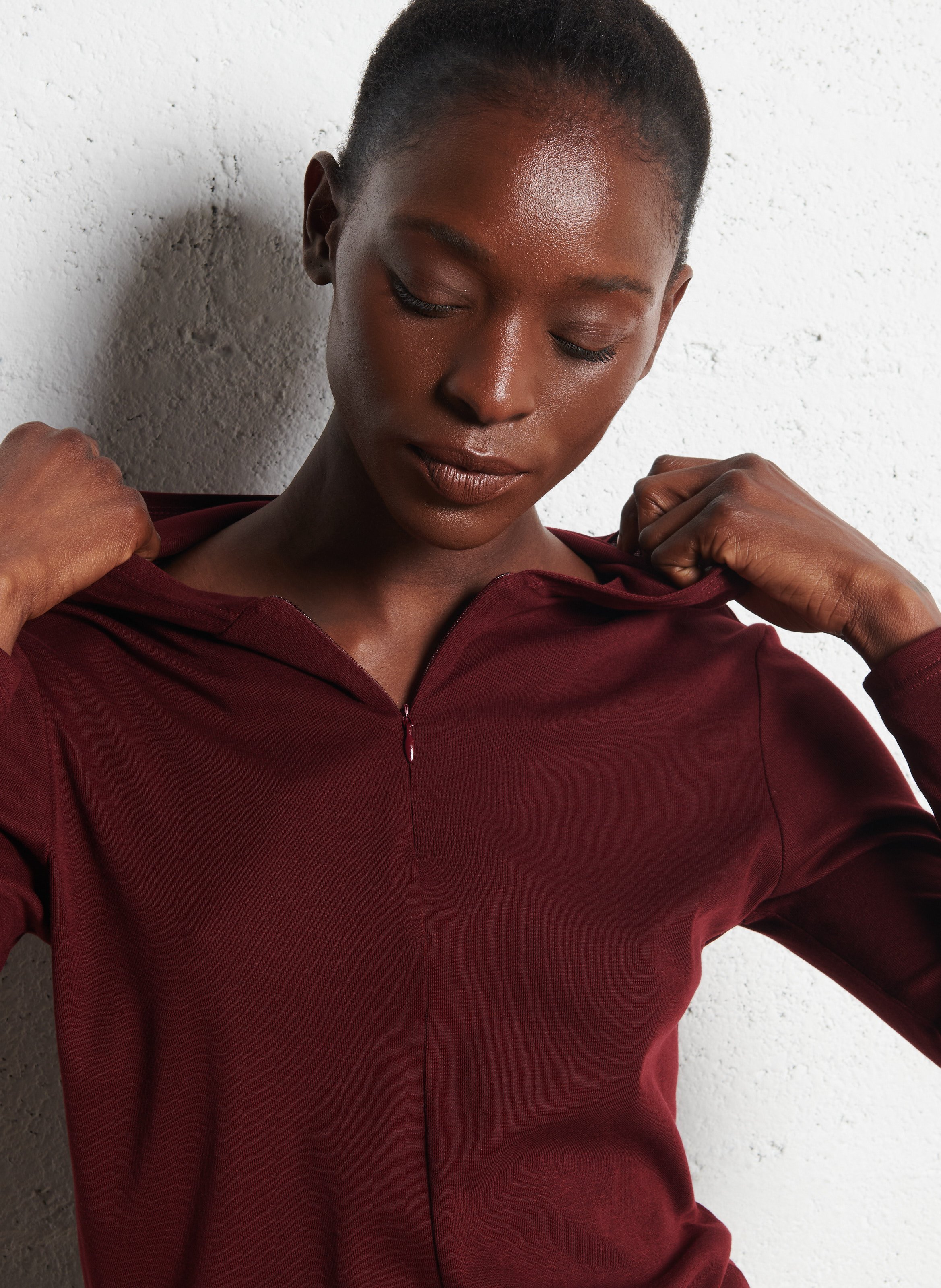 Gilet col rond à capuche  I CODE Rouge