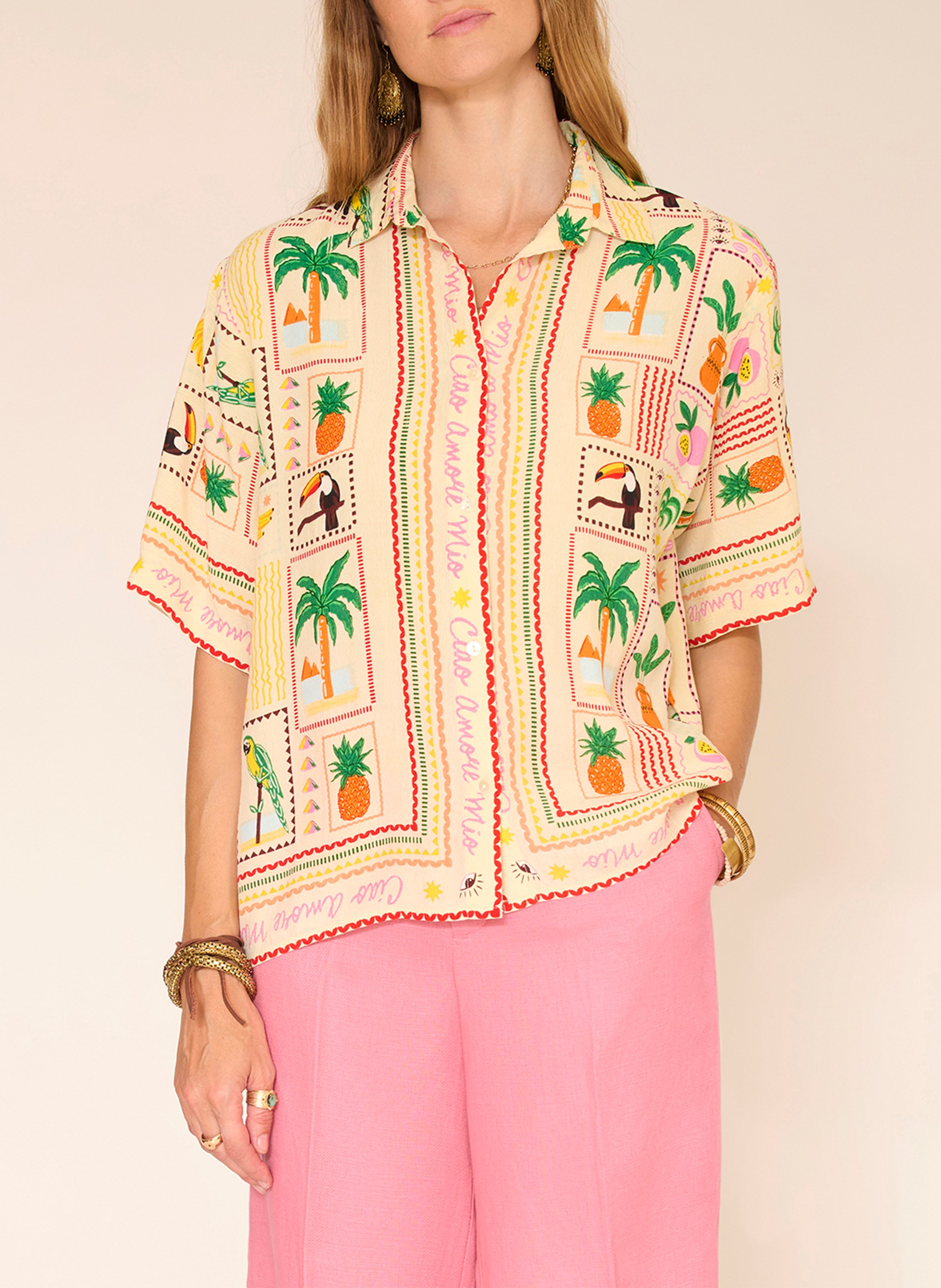 Gerade geschnittene Bluse mit klassischem Kragen und Print MKT Beige