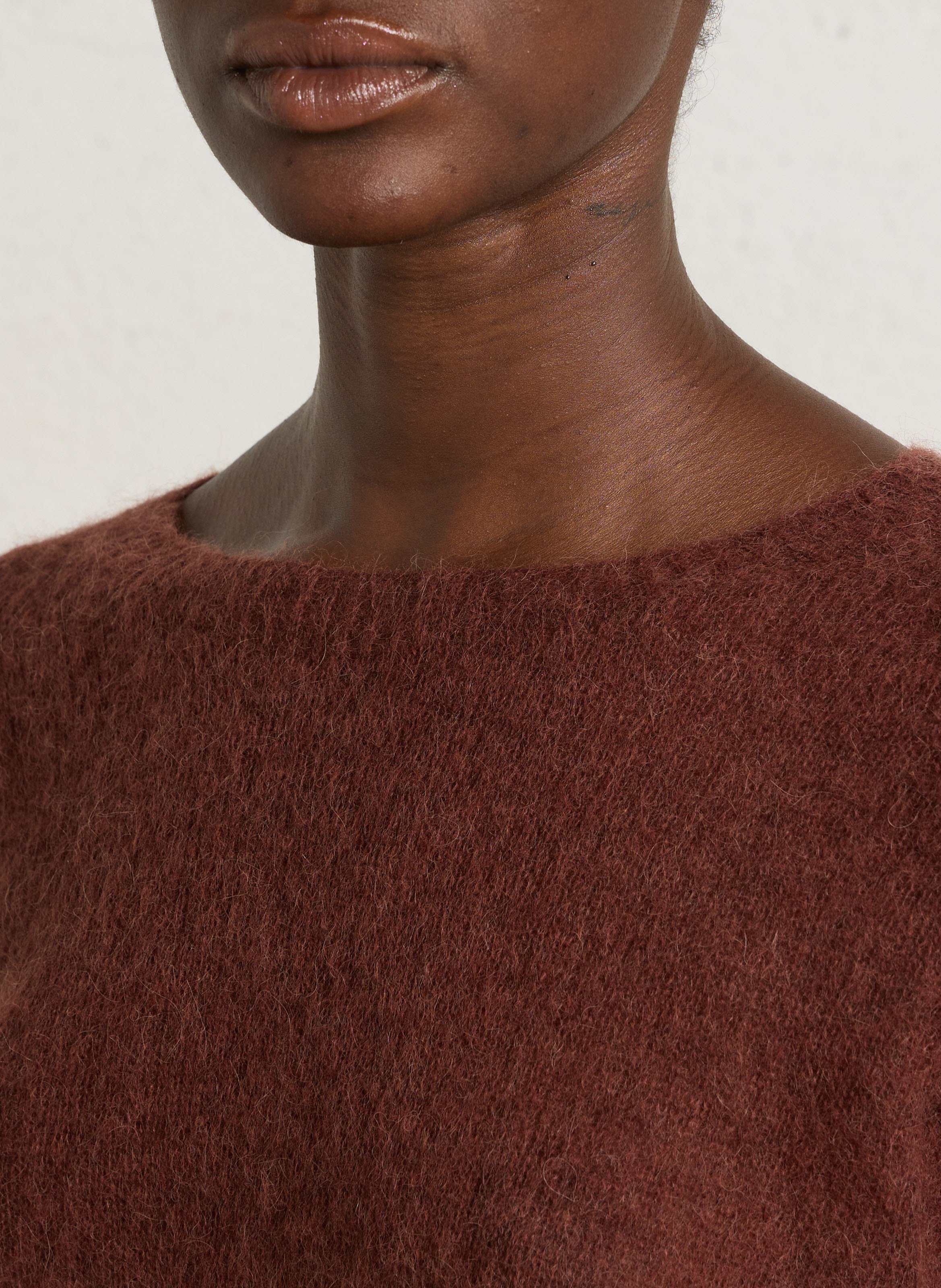Feinstrickpullover mit Rundhalsausschnitt aus Alpakamischung NICE THINGS Braun