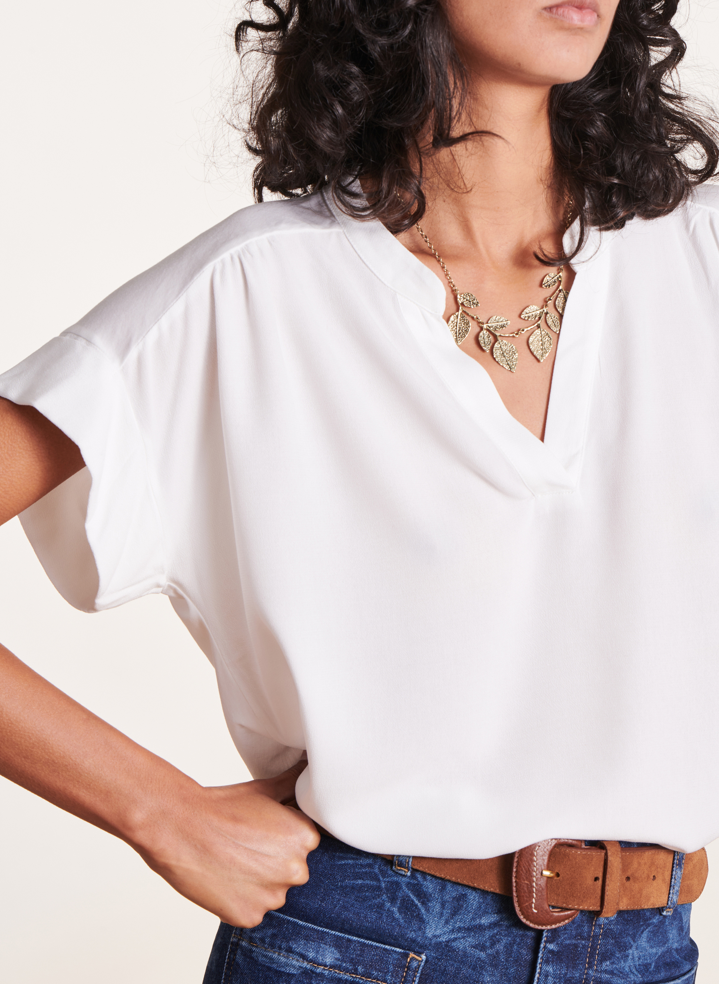 Tee-shirt ample col V bi-matières LA FEE MARABOUTEE Blanc