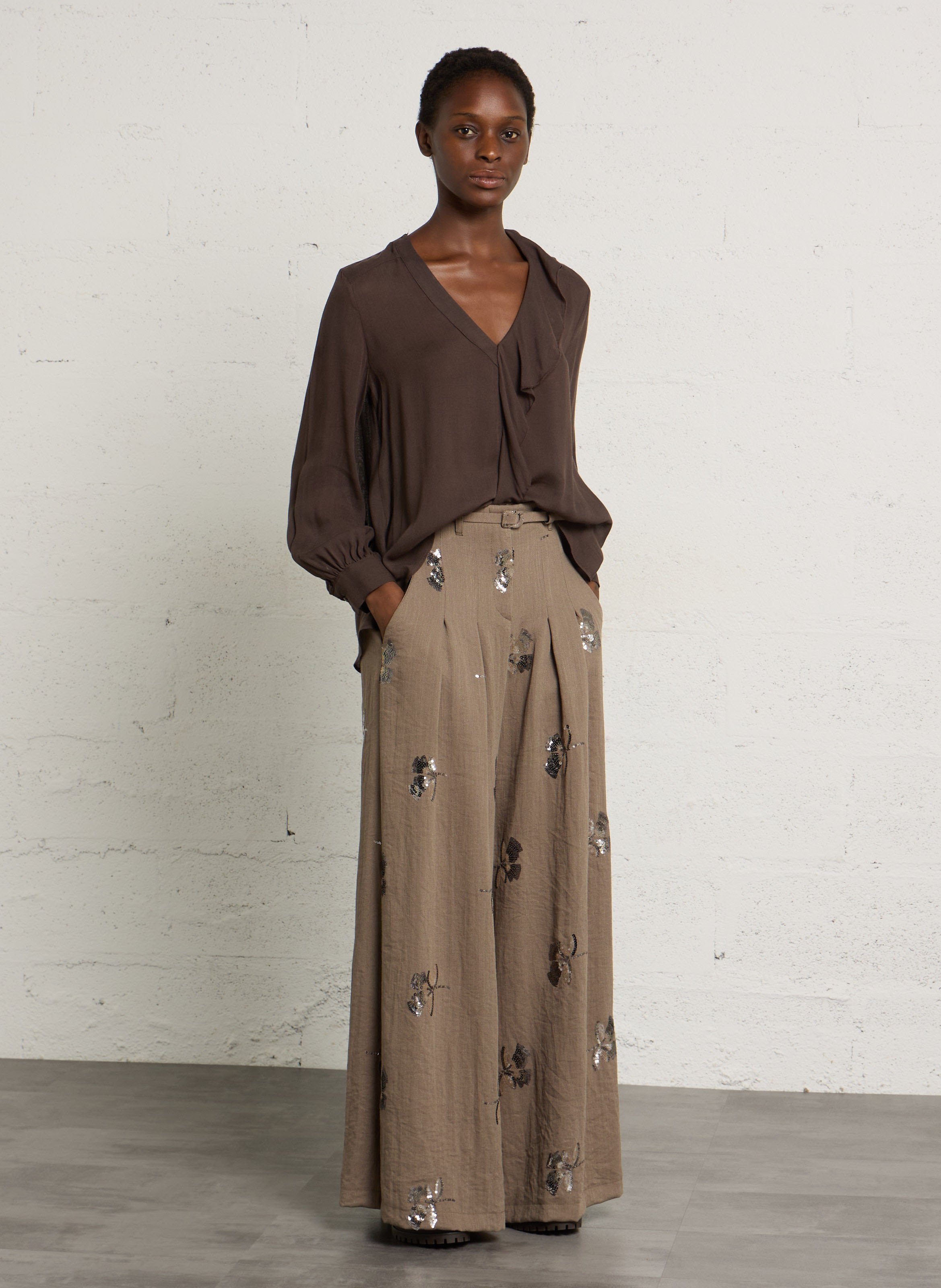 Blouse col v volantée unie PLEASE Marron