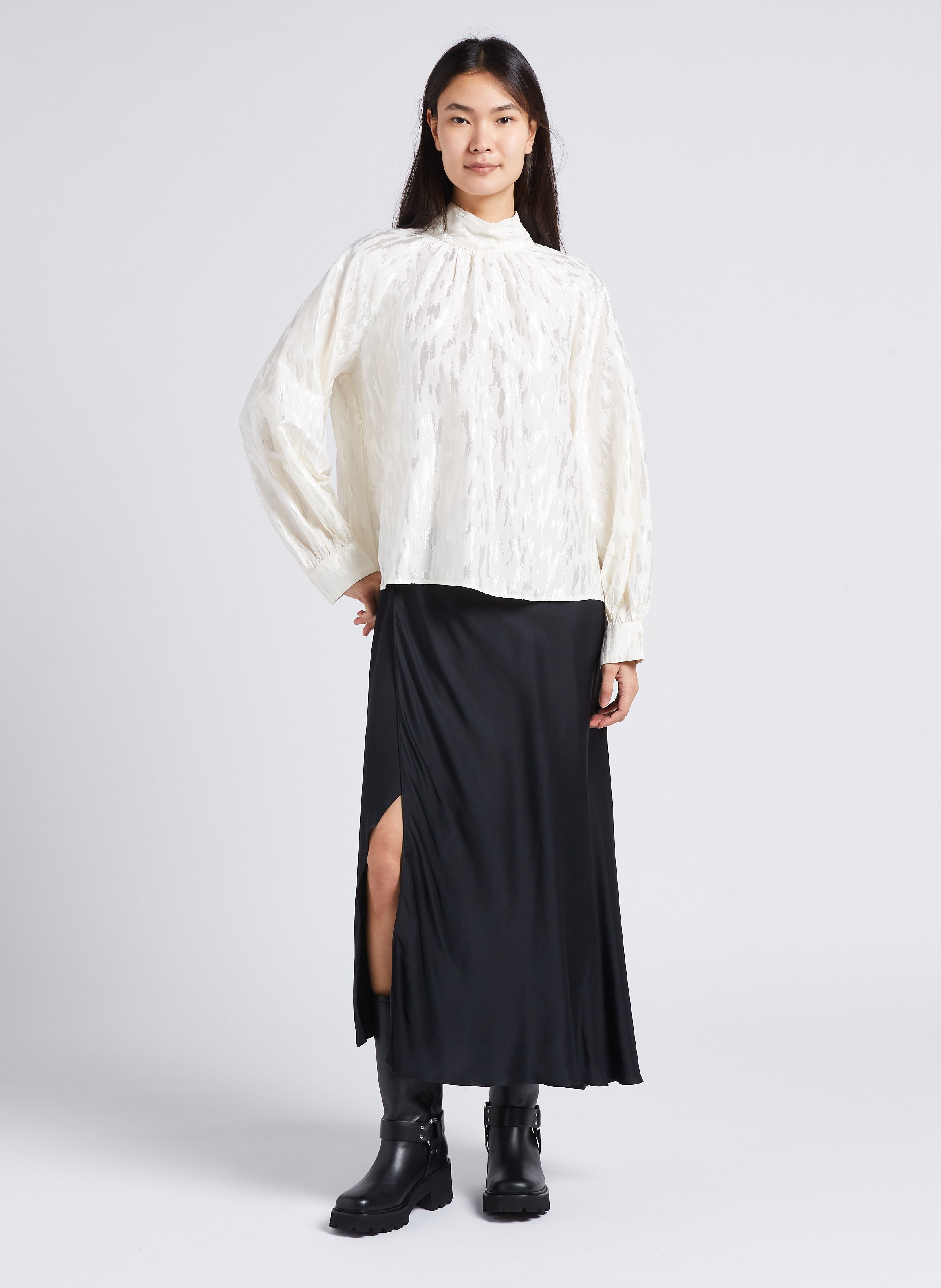 Weit geschnittenes Top mit V-Ausschnitt zum Binden SAMSOE SAMSOE Beige