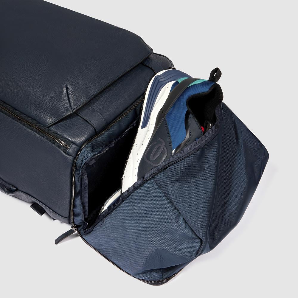 Convertible into a backpack PIQUADRO Blue
