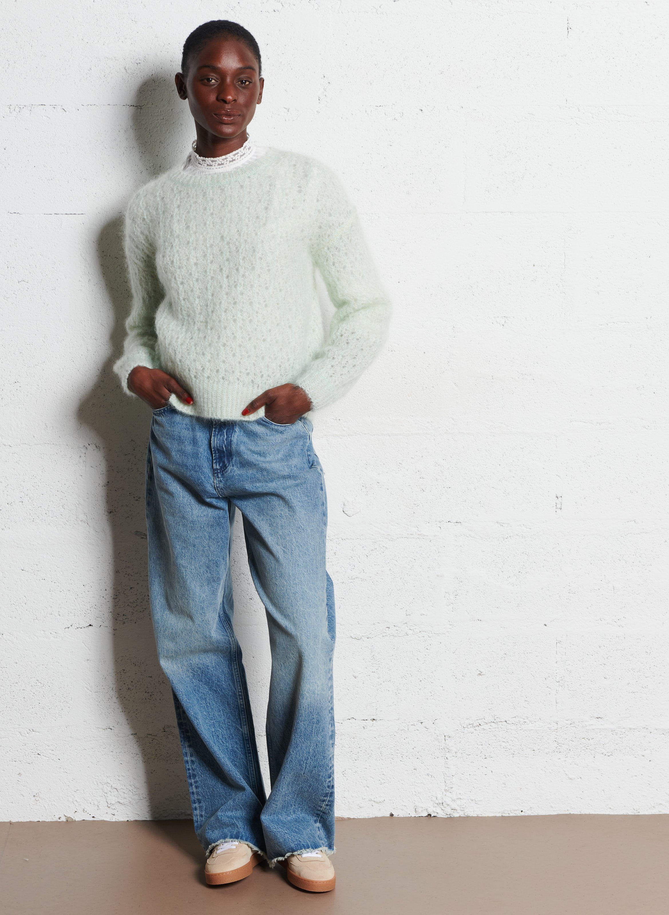 Caissa - Wollstrickpullover mit V-Ausschnitt und Details DES PETITS HAUTS Grun