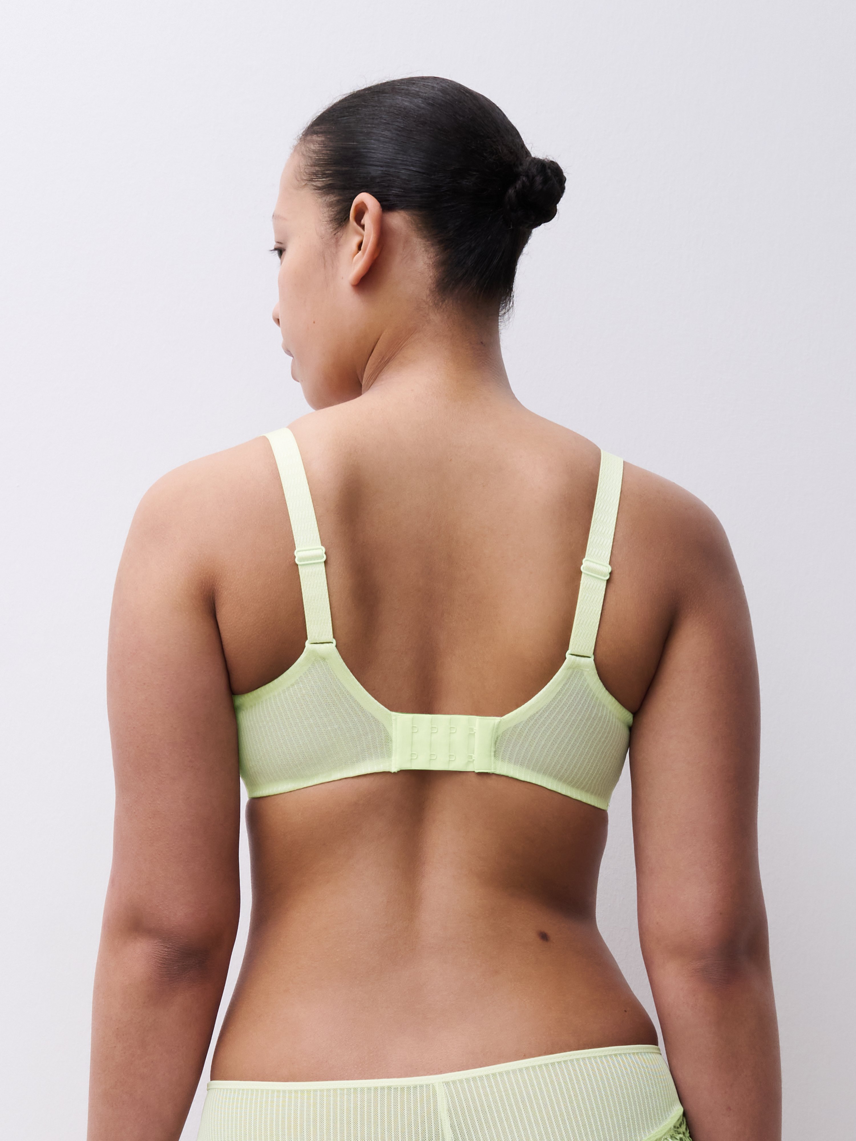 Very supportive embroidered bra CHANTELLE Green