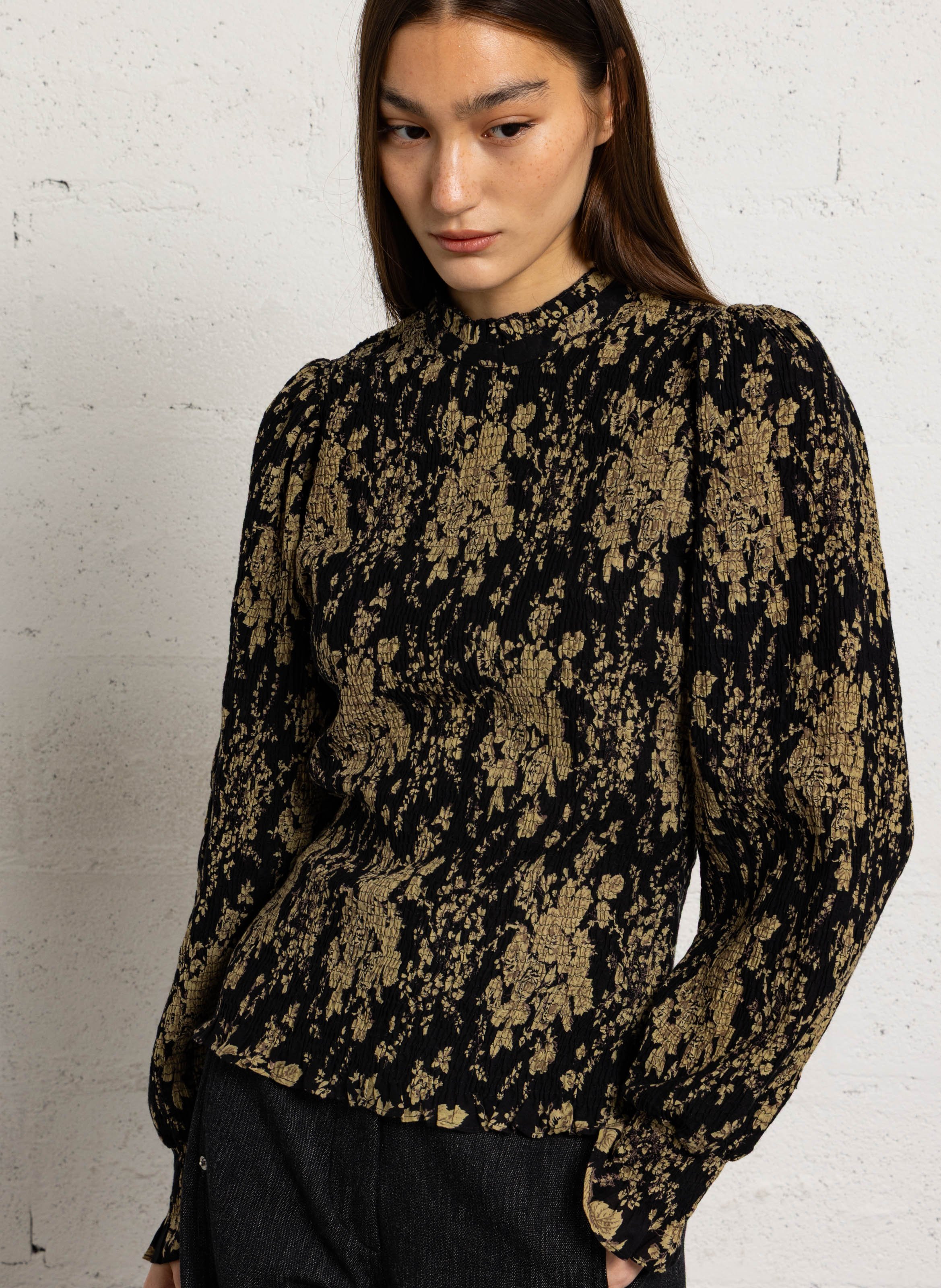 Aansluitende katoenen top. ANTIK BATIK Zwart