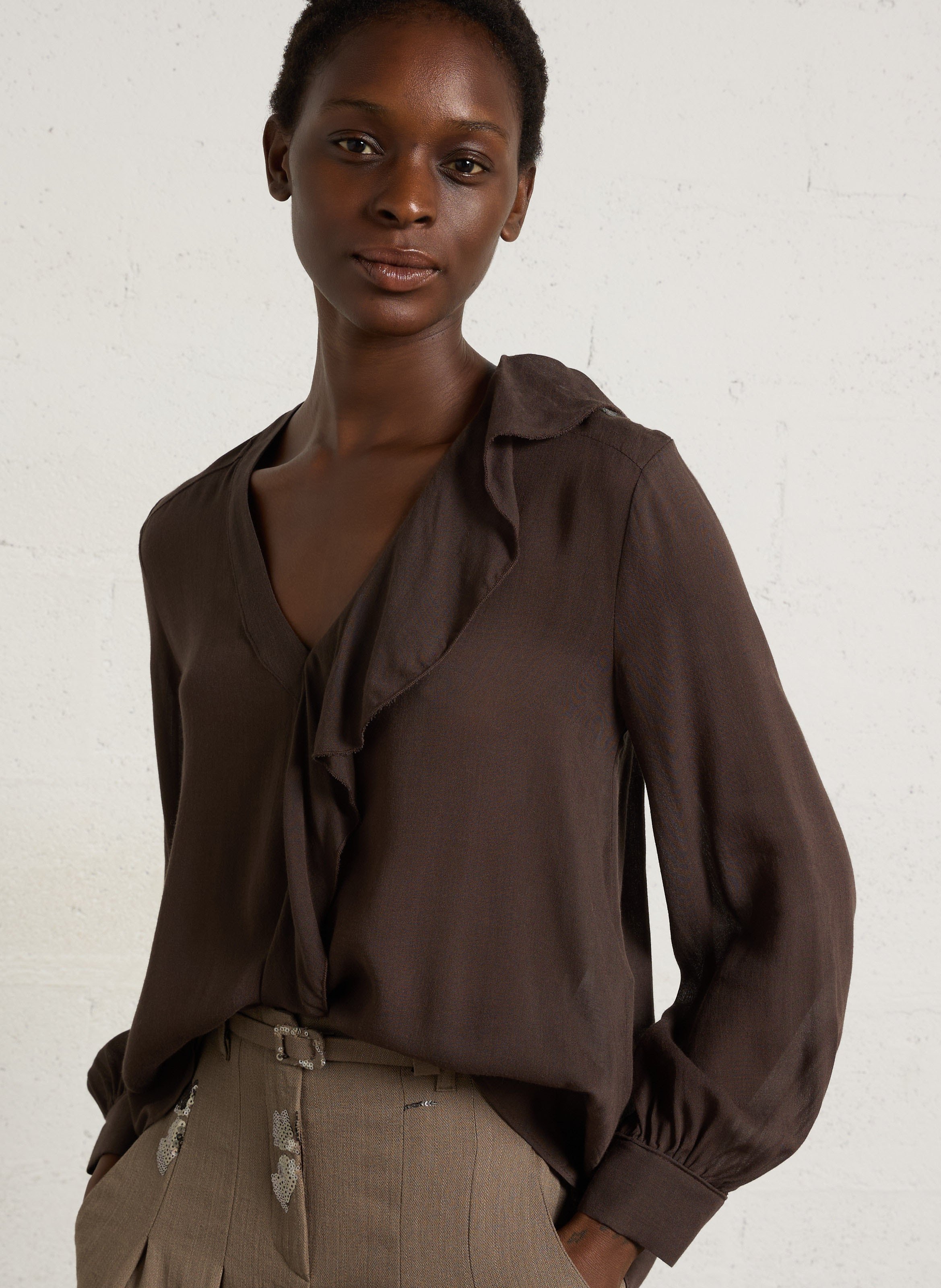 Blouse col v volantée unie PLEASE Marron