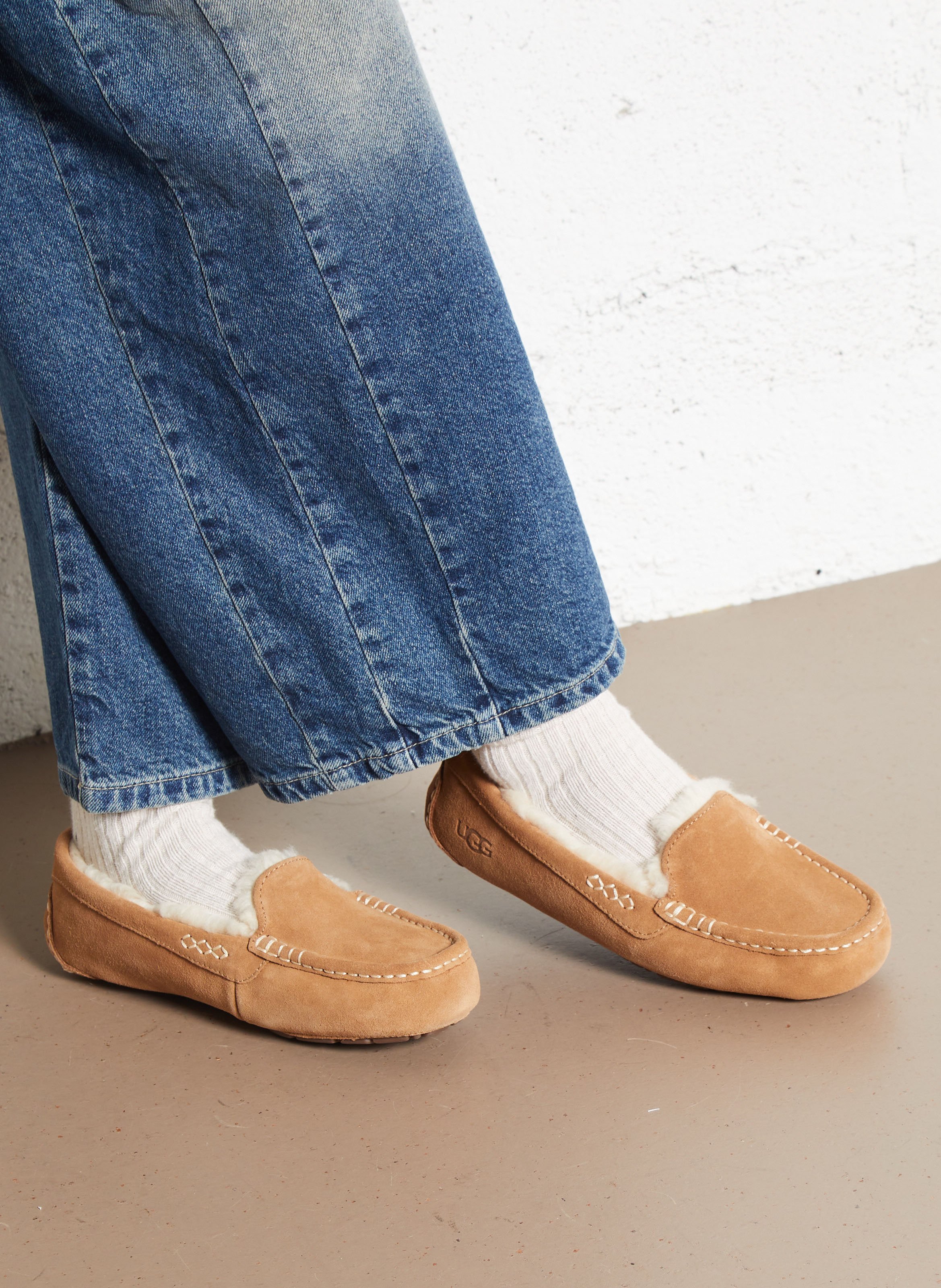 Mocassins fourrés en cuir UGG Marron