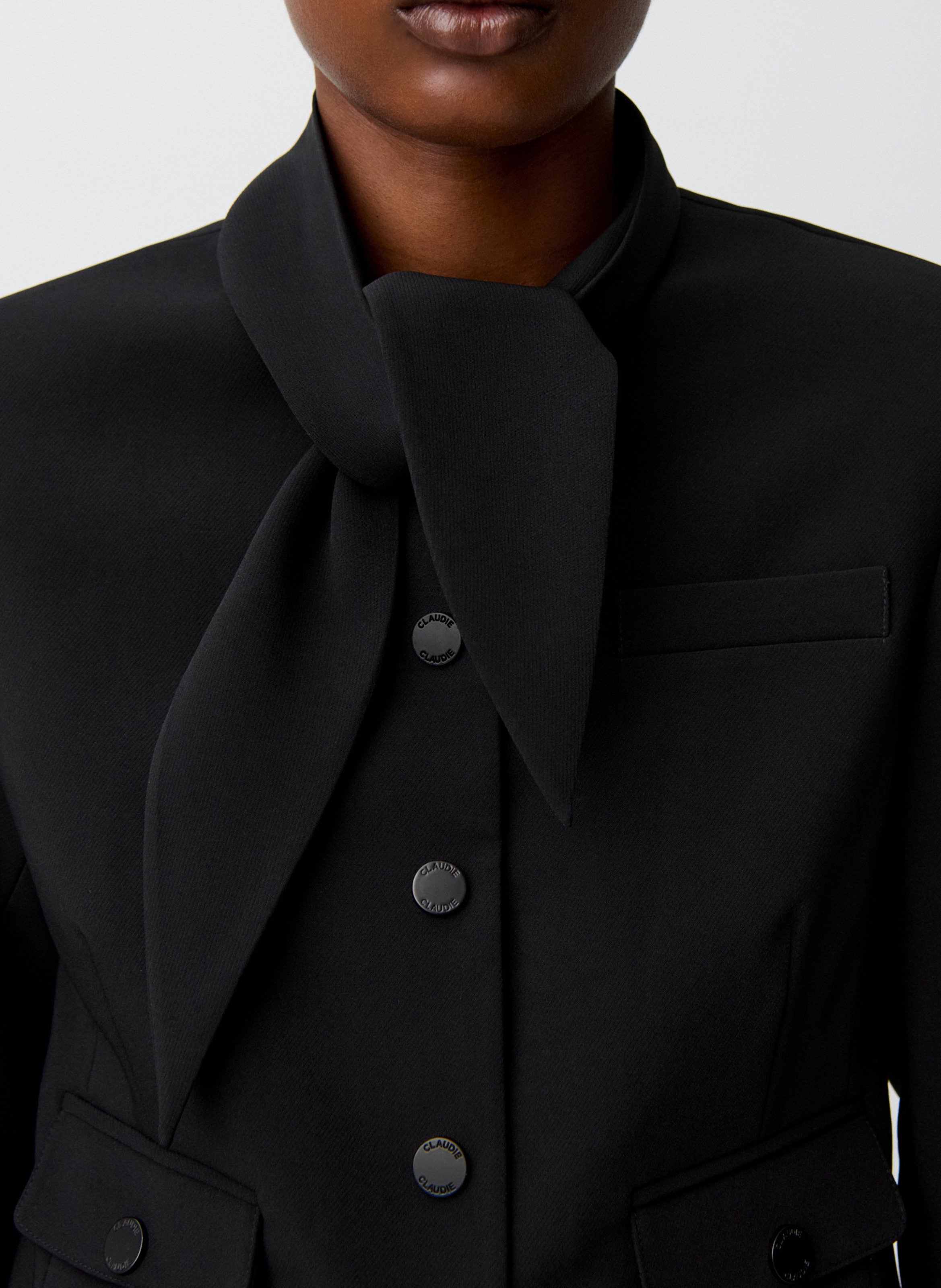 Gerade geschnittene Jacke mit Lavallière-Kragen CLAUDIE PIERLOT Schwarz