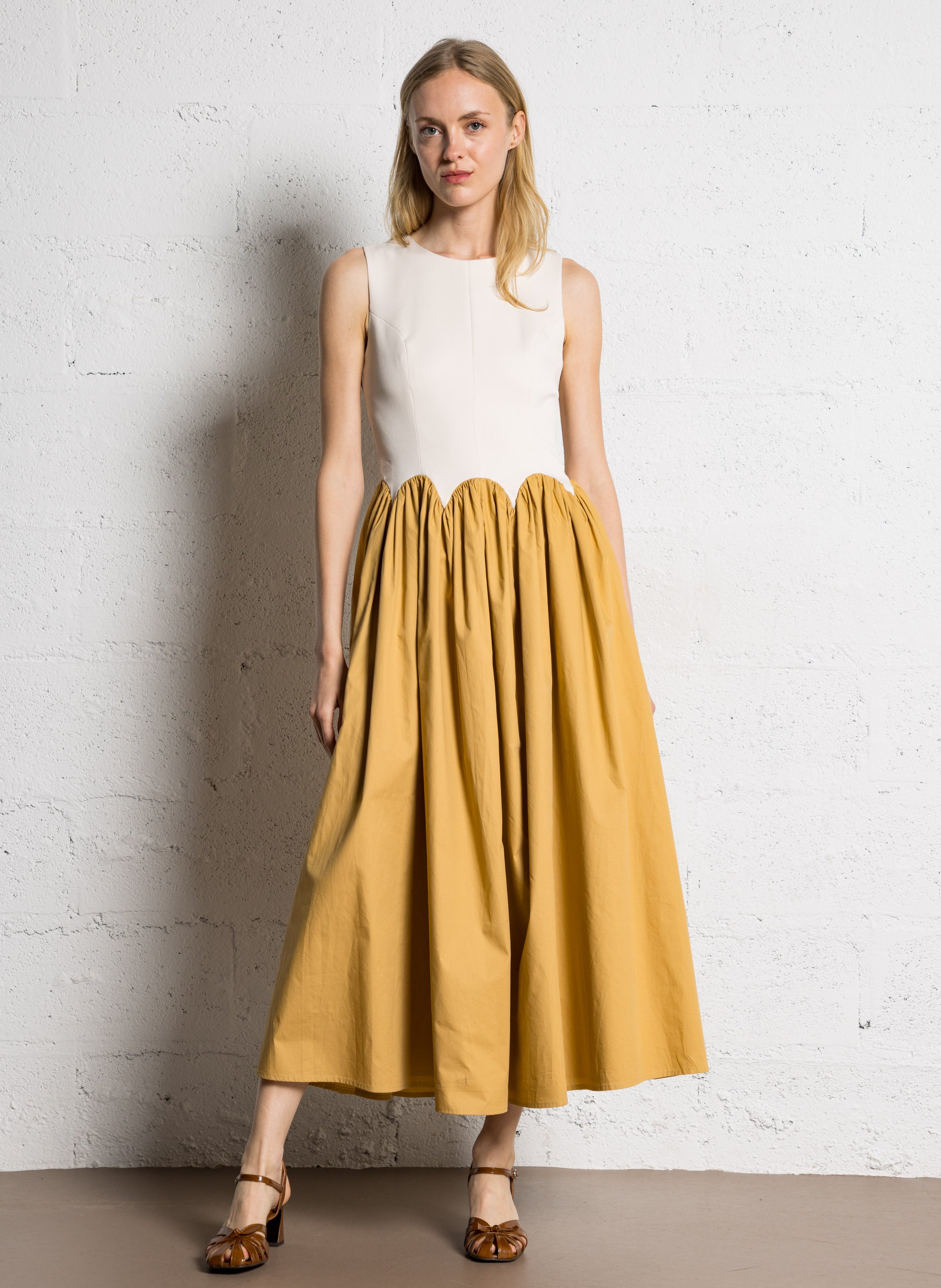 Robe longue col rond  NEVER FULLY DRESSED Beige