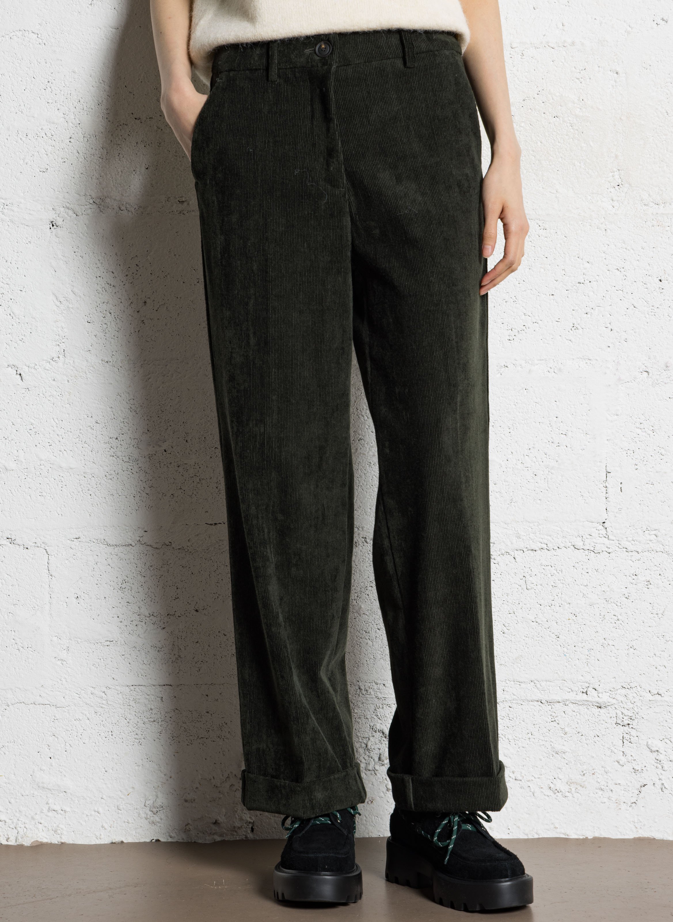 Pantalon ample en velours côtelé MOMONI Vert