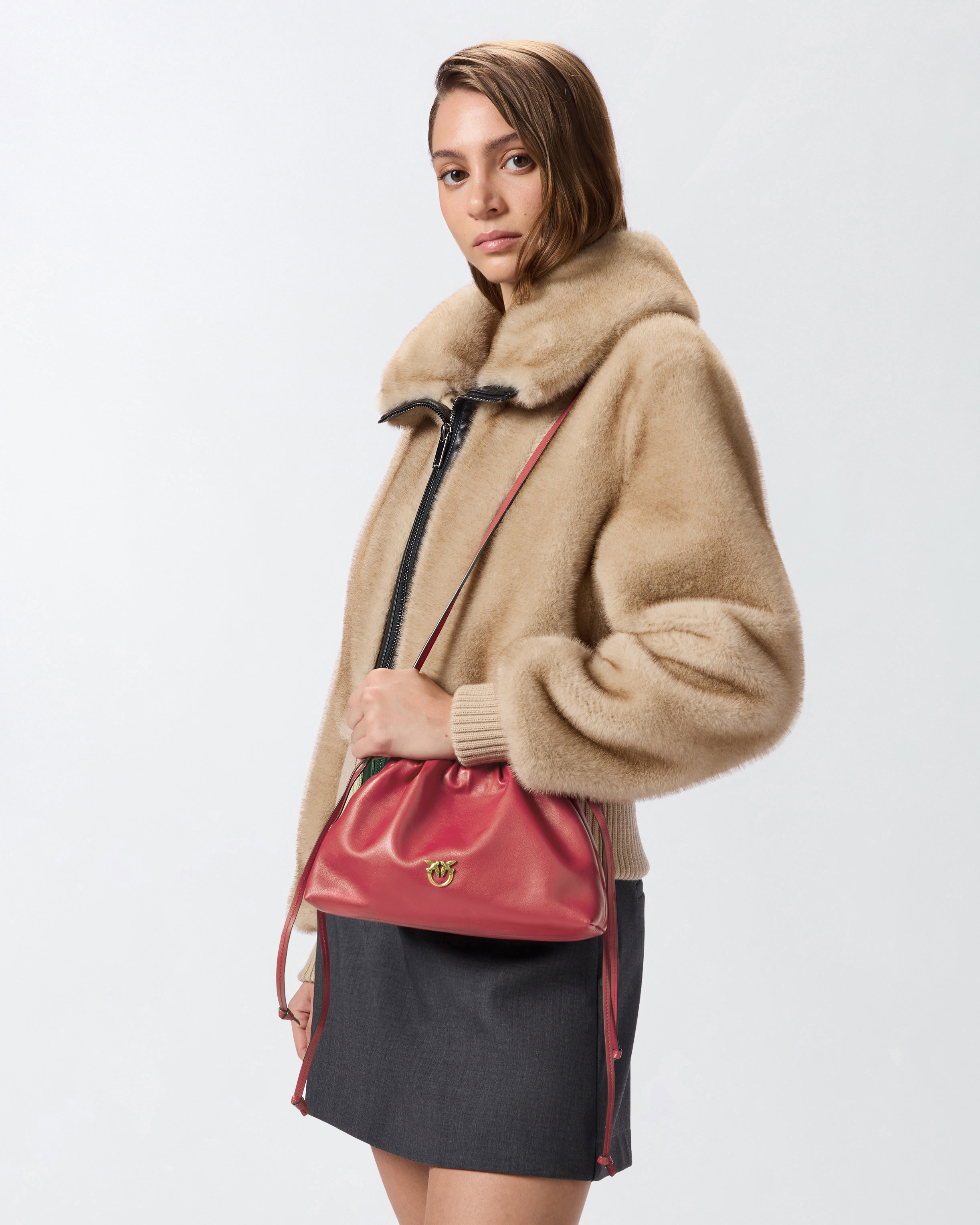 Small leather shoulder bag with drawstring Red