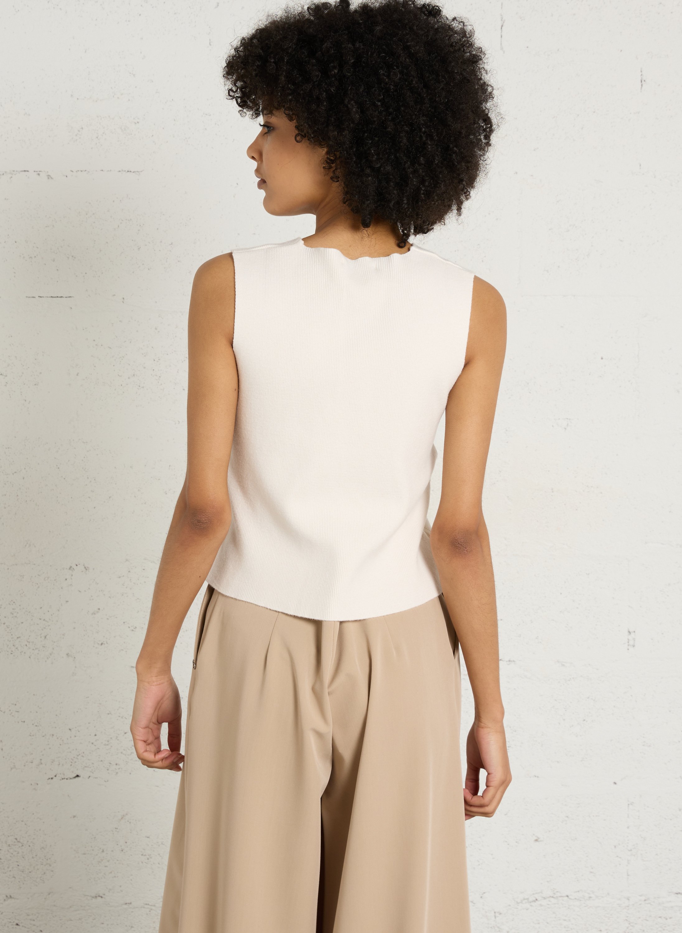 Straight V-neck vest PLEASE Beige