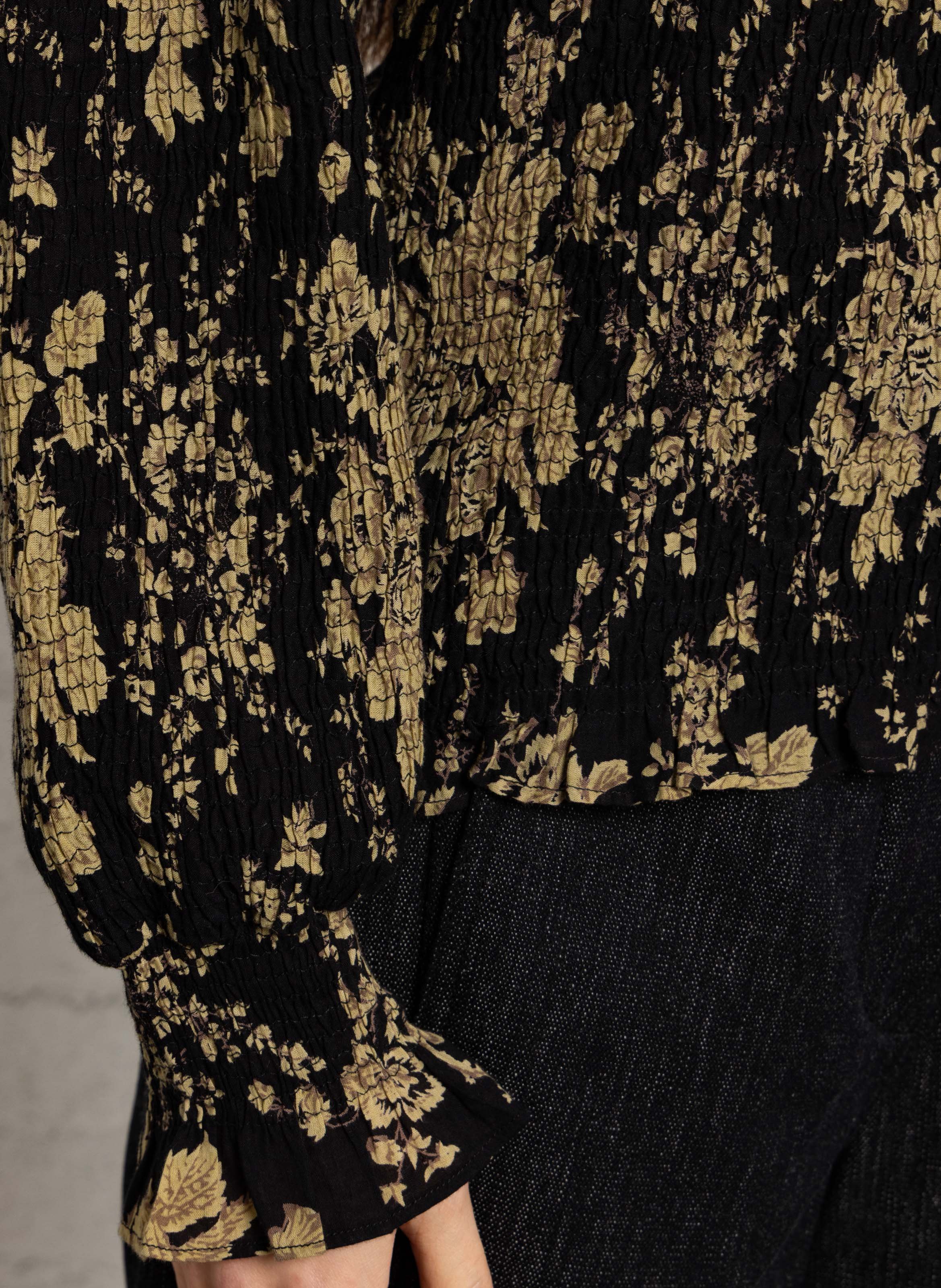 Aansluitende katoenen top. ANTIK BATIK Zwart